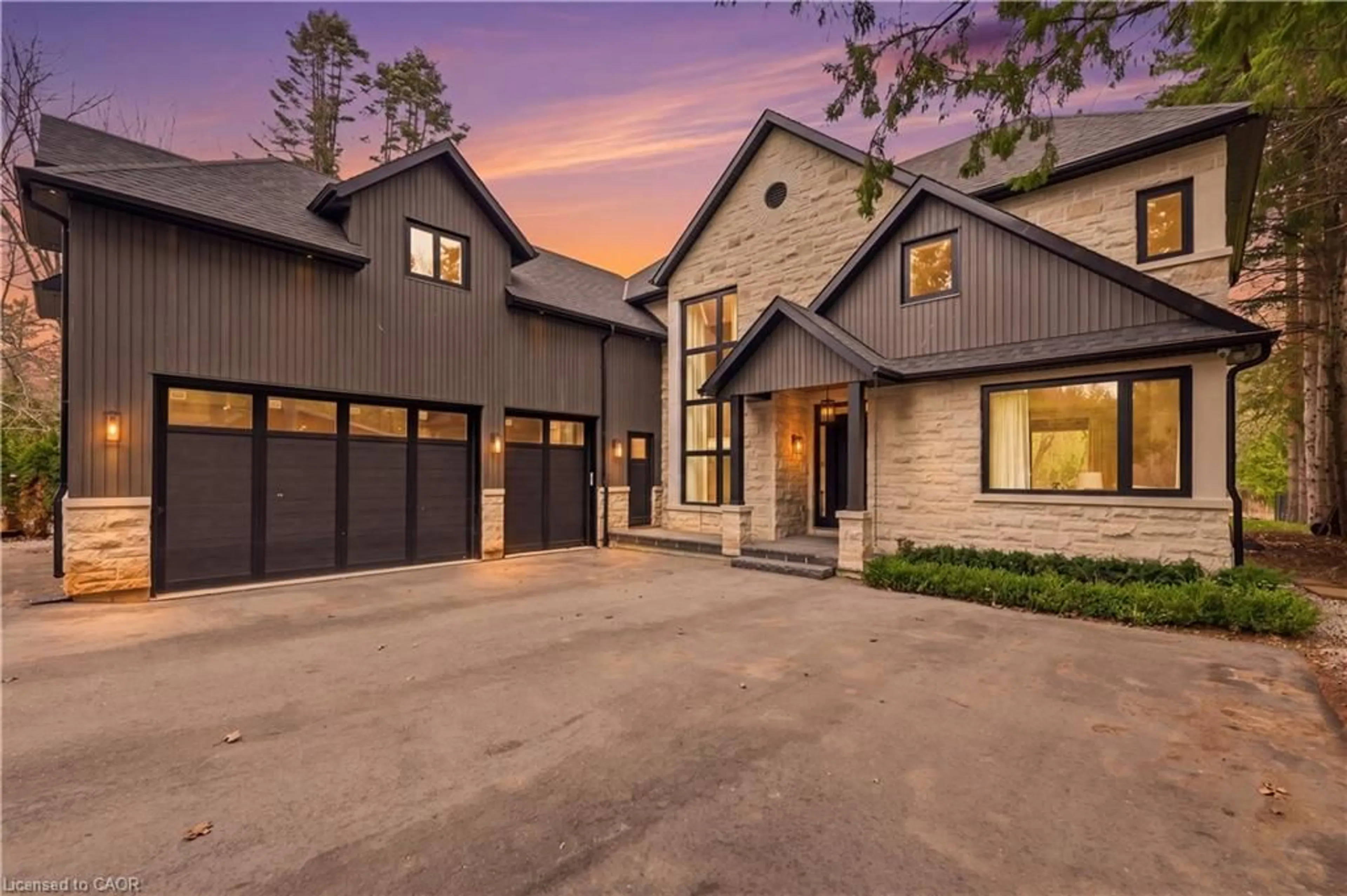 Home with brick exterior material, street for 39 Credit Rd, Cheltenham Ontario L7C 3J3