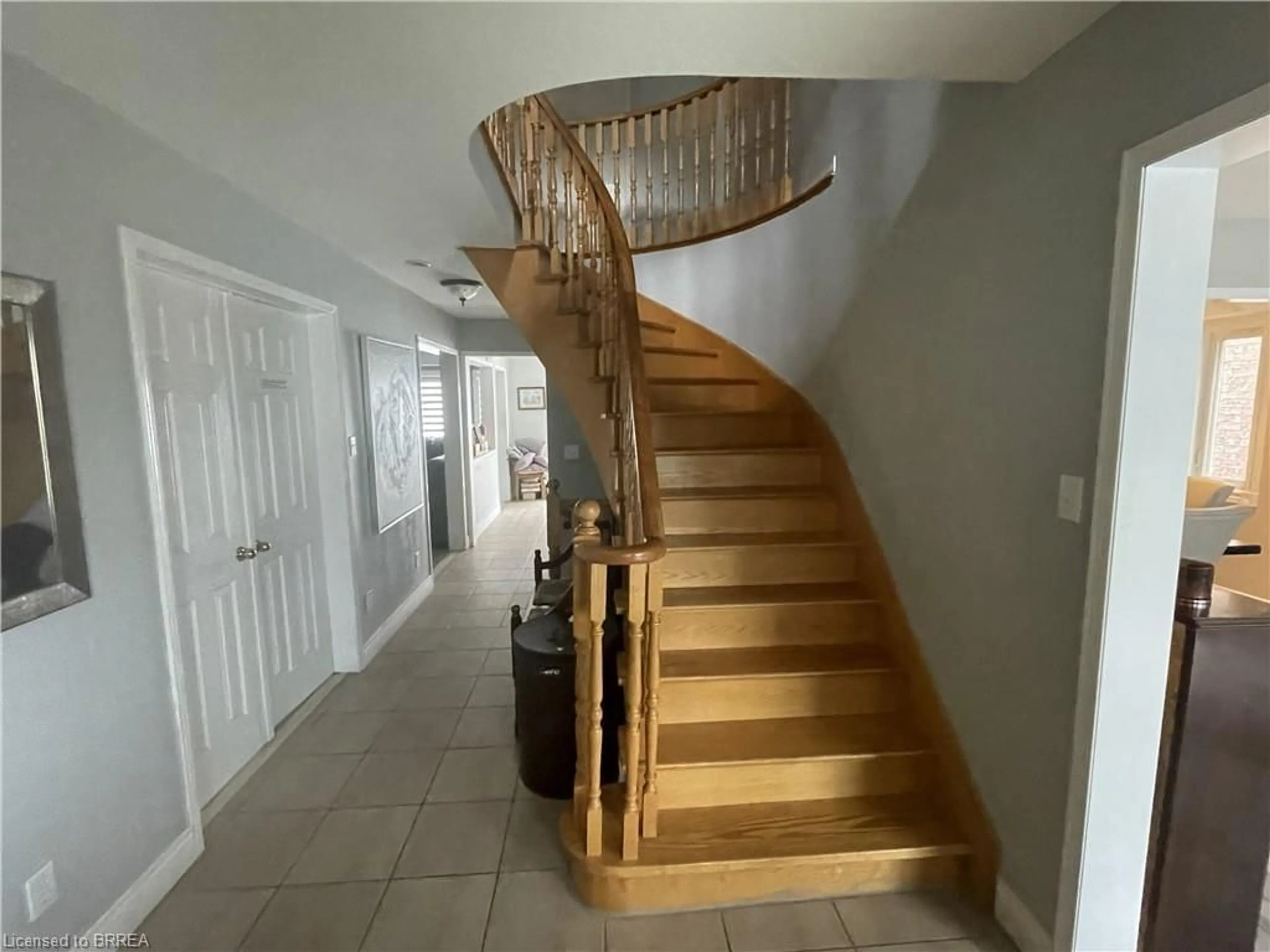 Stairs for 30 Hollybush St, Brampton Ontario L6R 1A5