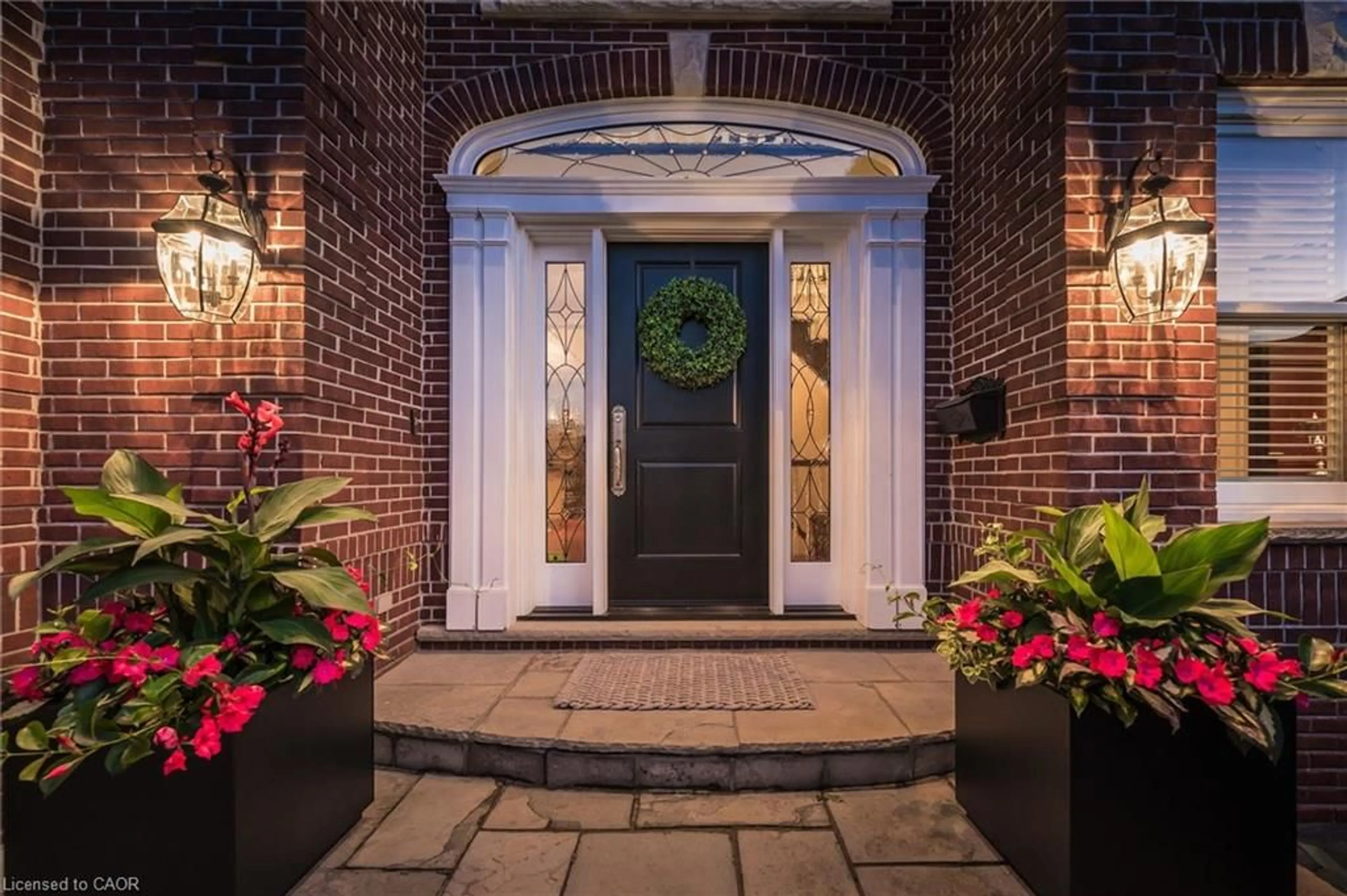 Indoor entryway for 248 The Lion's Gate, Waterloo Ontario N2L 6M5