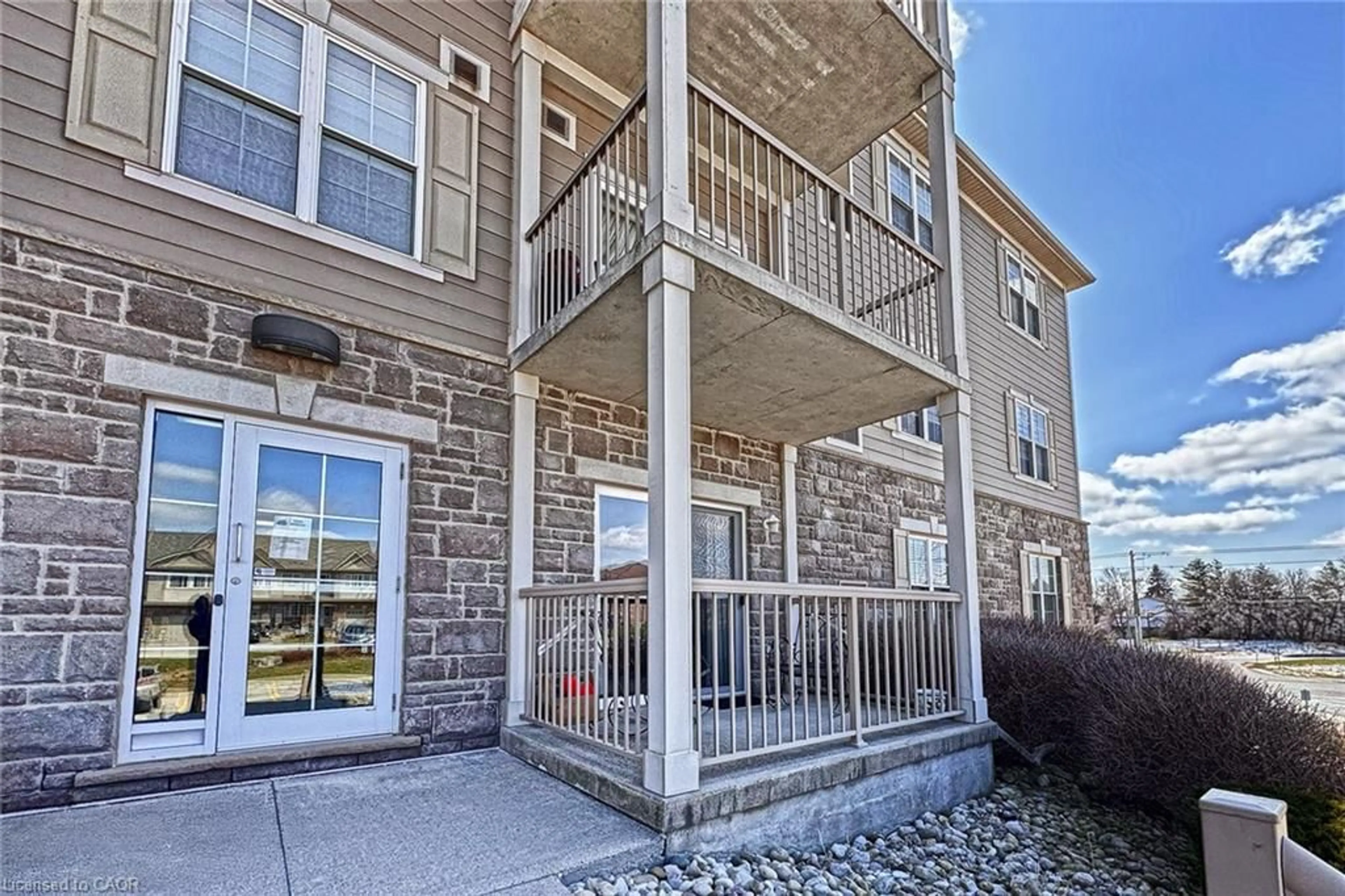 Patio, unknown for 345 Fisher Mills Rd #103, Cambridge Ontario N3C 0E5