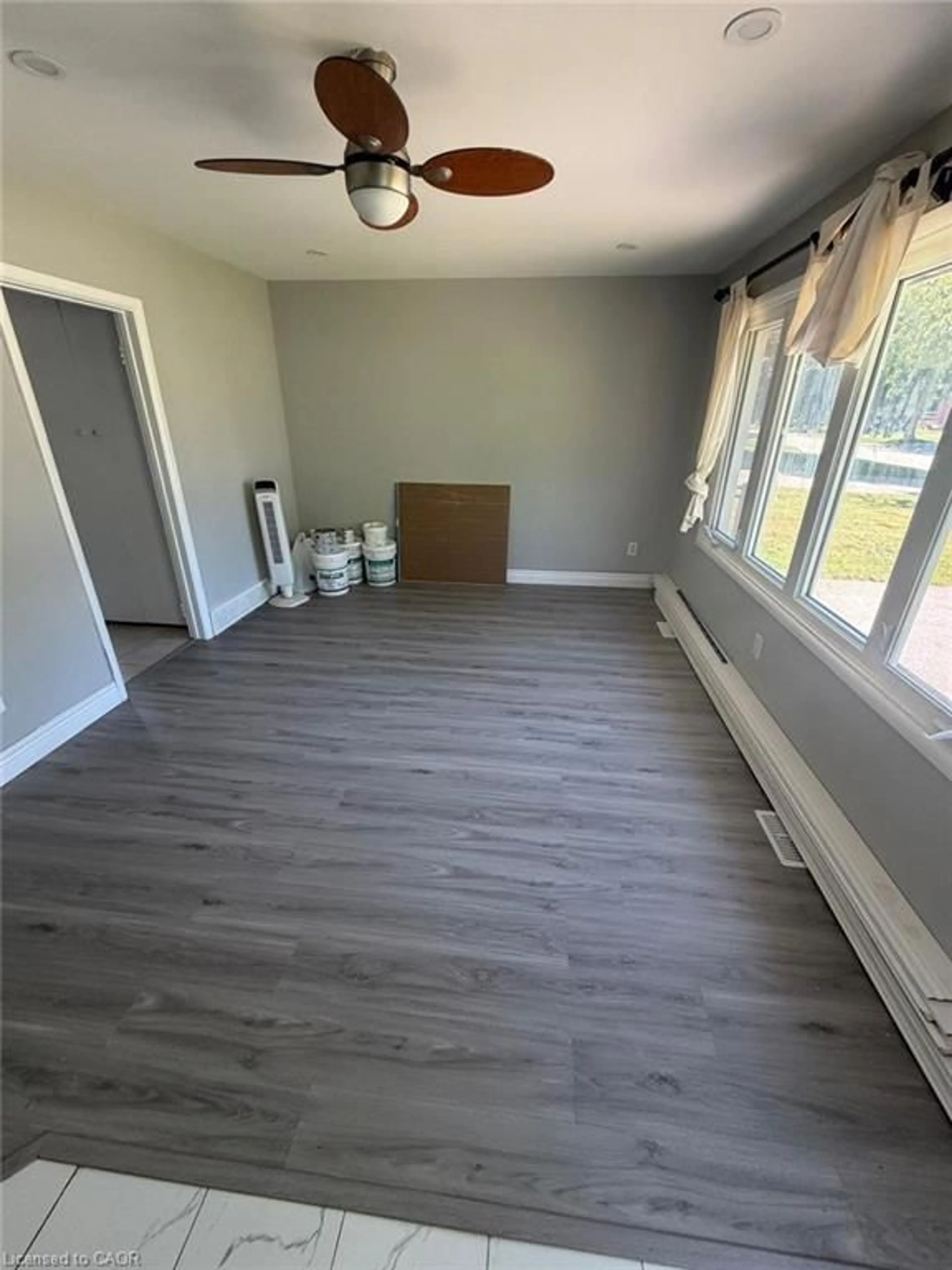 A pic of a room for 104 Queenston Cres, London Ontario N5W 1N6