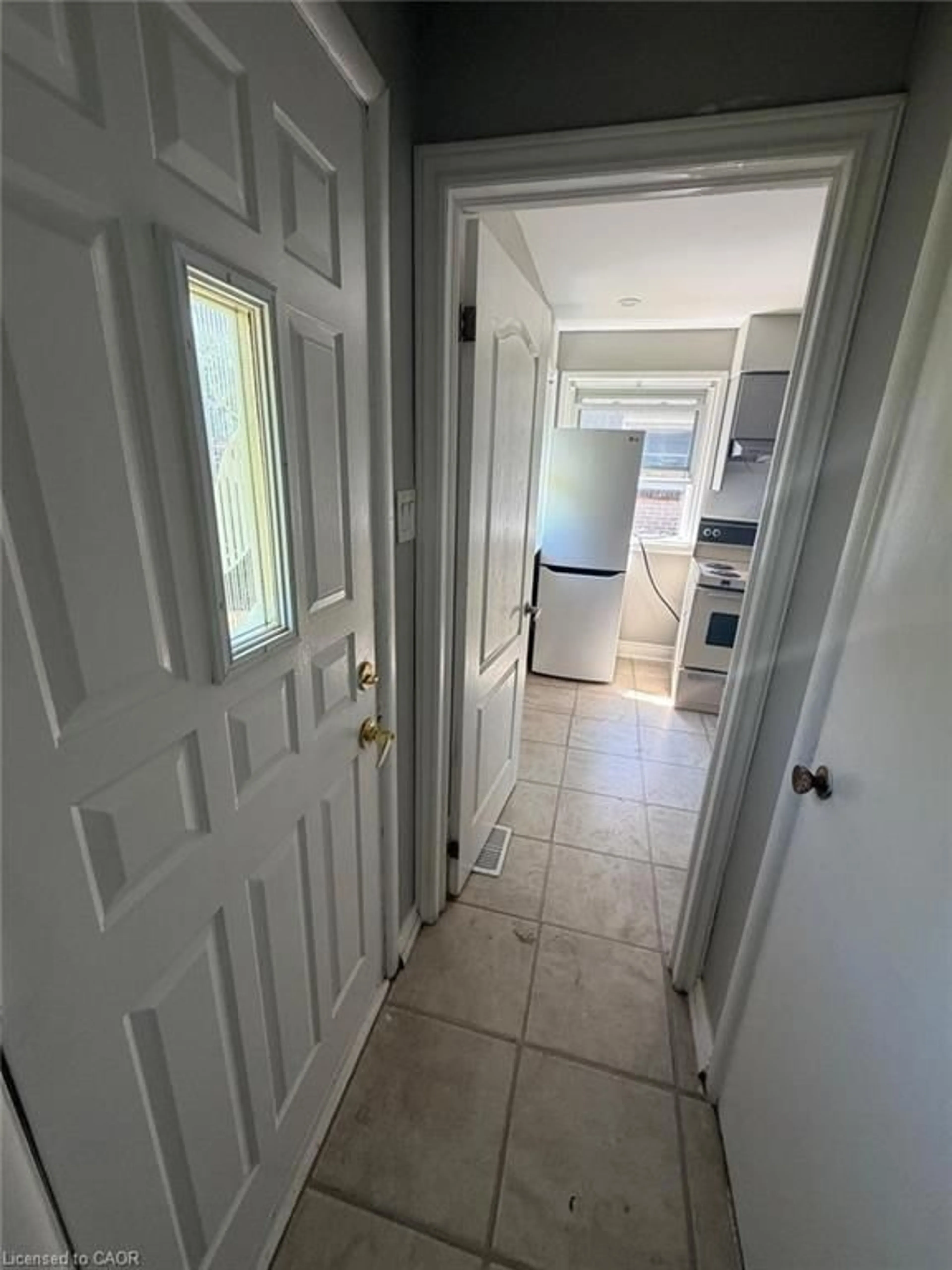Unknown for 104 Queenston Cres, London Ontario N5W 1N6