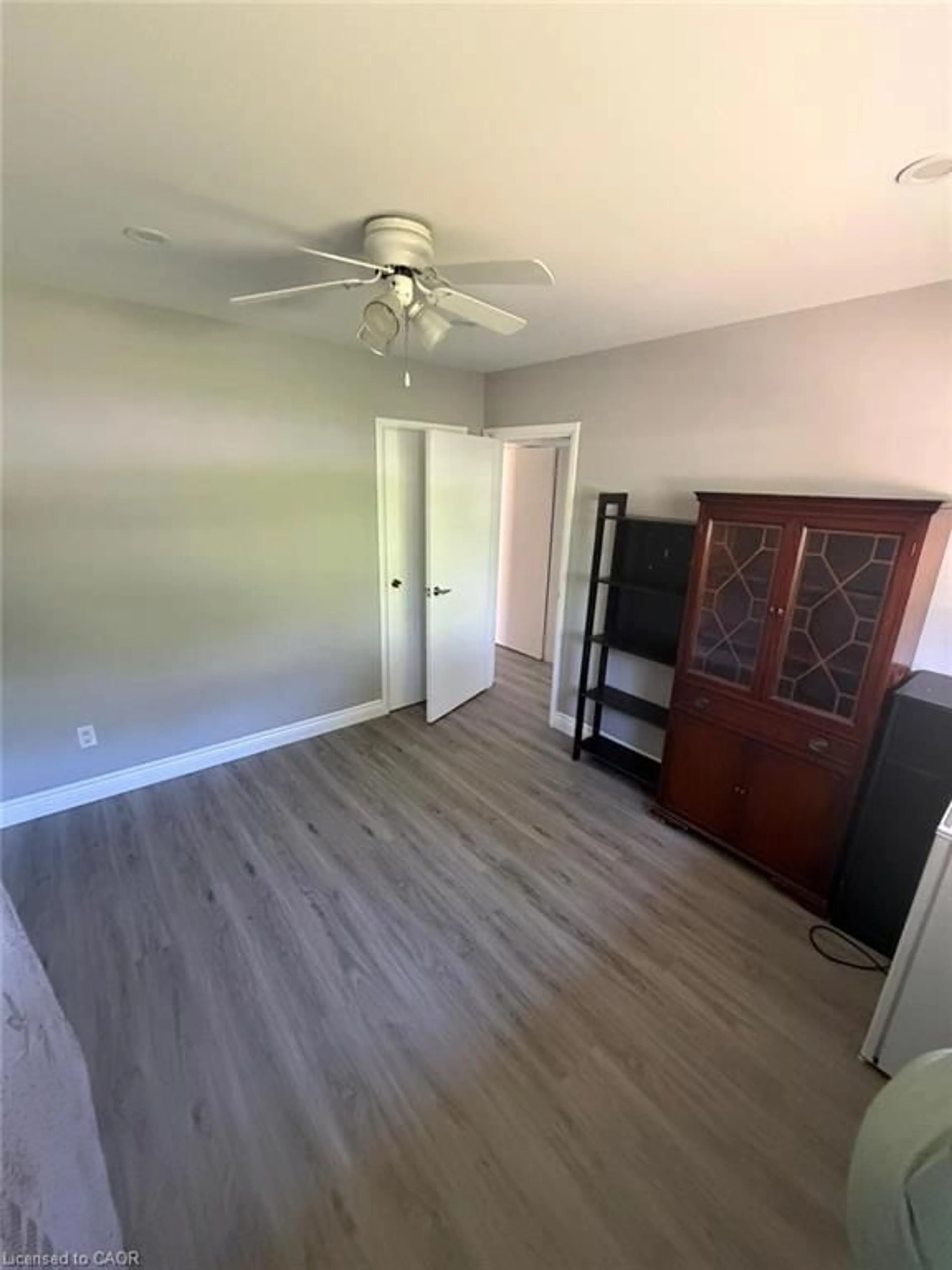 A pic of a room for 104 Queenston Cres, London Ontario N5W 1N6