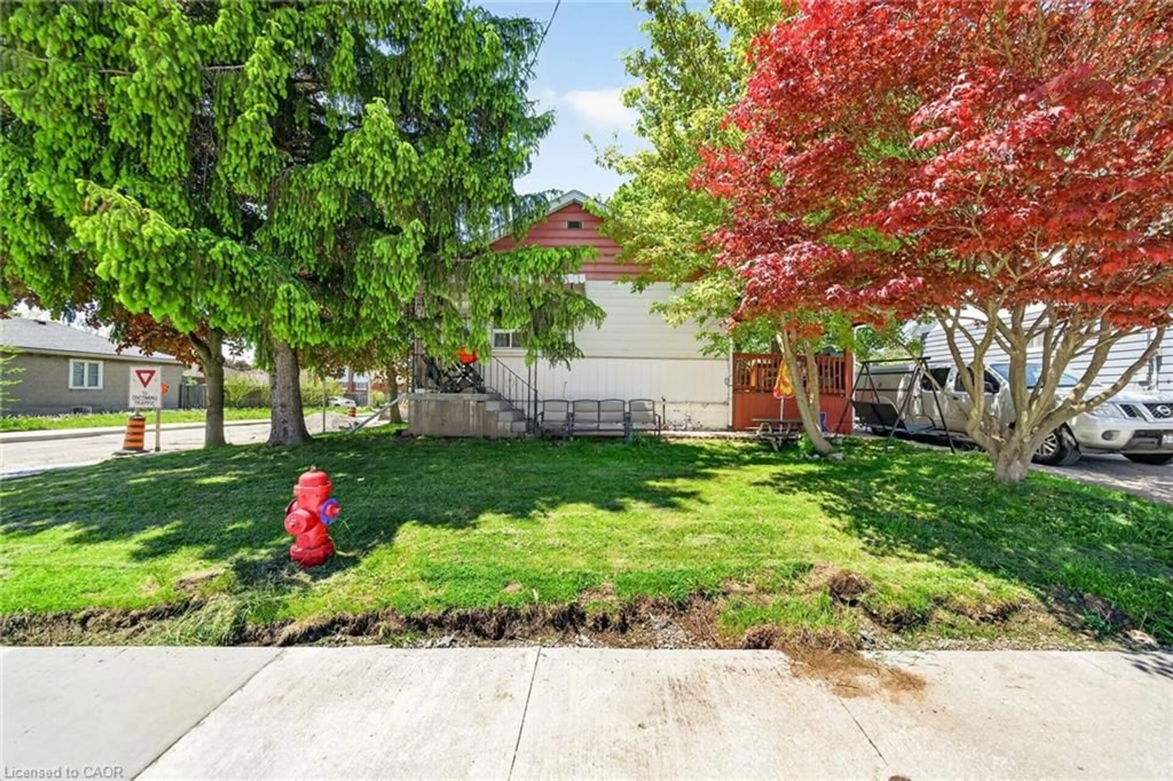 Patio, street for 314 West 2nd St, Hamilton Ontario L9C 3H2