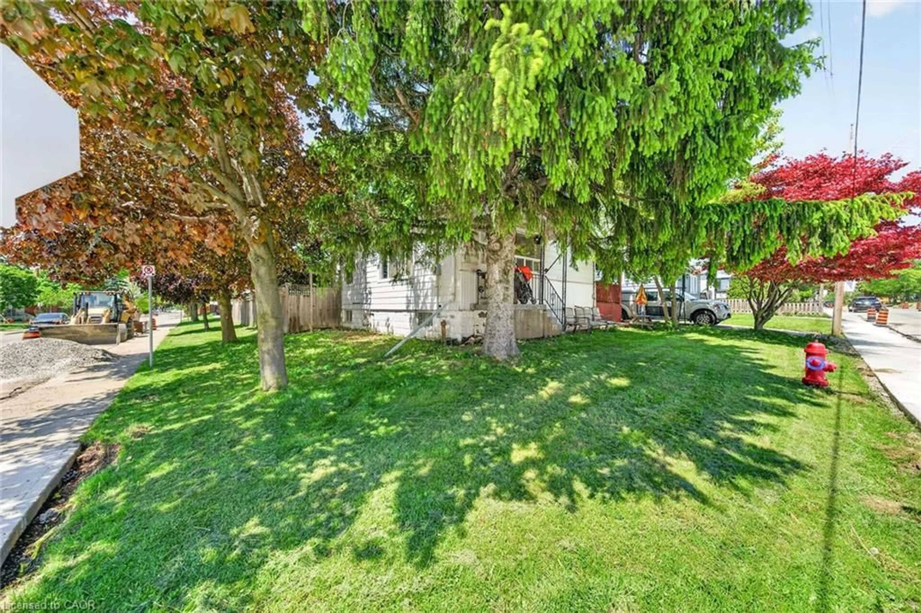 A pic from outside/outdoor area/front of a property/back of a property/a pic from drone, street for 314 West 2nd St, Hamilton Ontario L9C 3H2