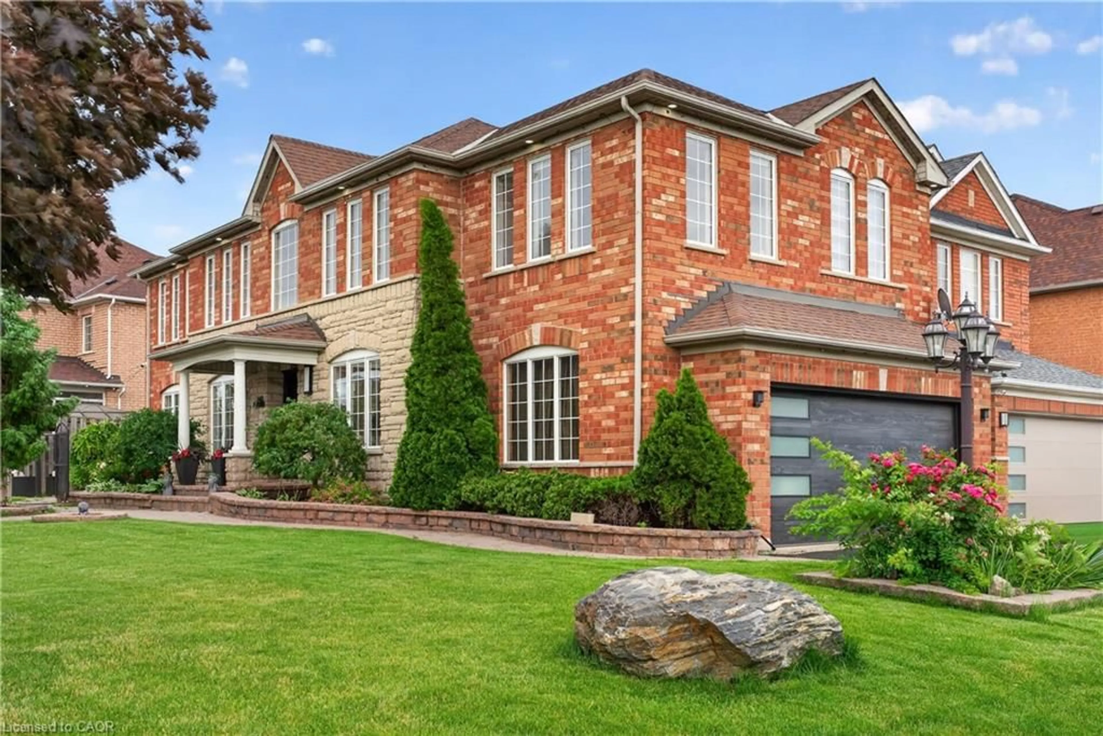 Home with brick exterior material, street for 840 Brass Winds Pl, Mississauga Ontario L5W 1T3