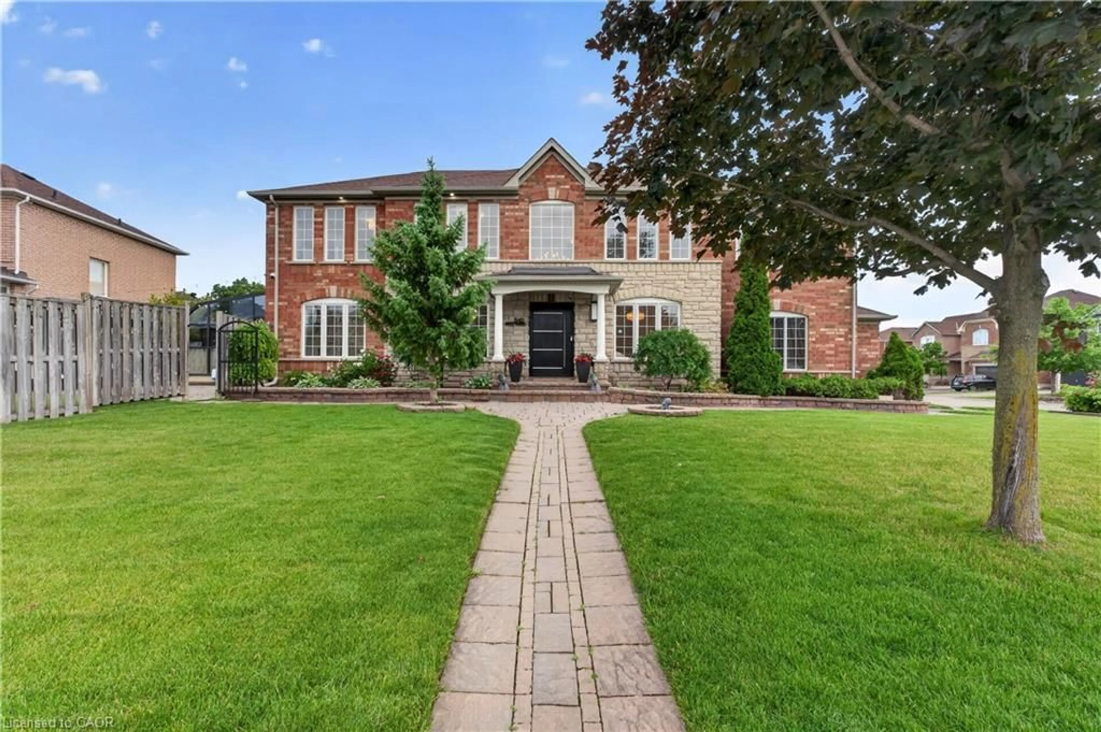 Home with brick exterior material, street for 840 Brass Winds Pl, Mississauga Ontario L5W 1T3
