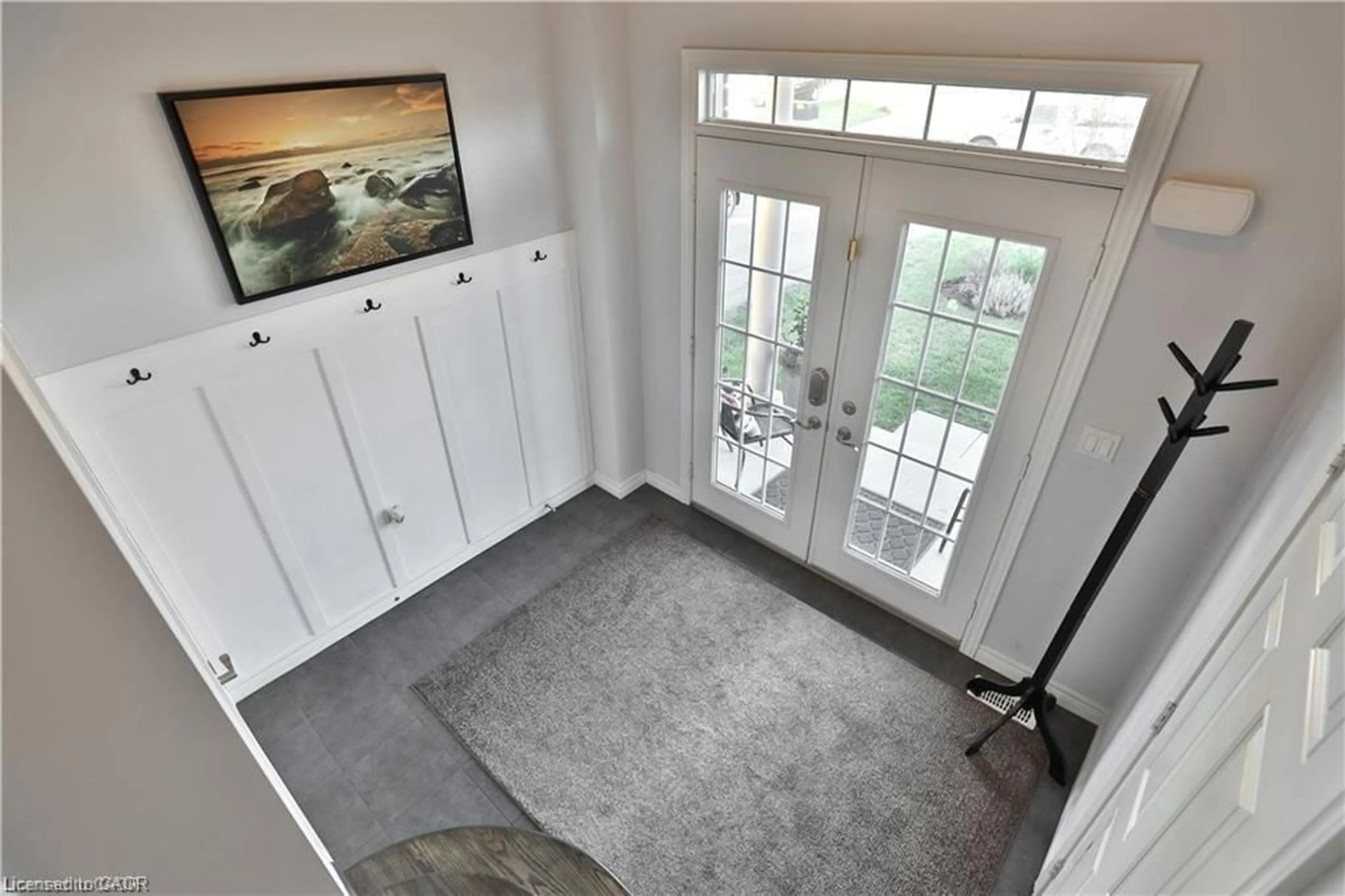 Indoor entryway for 20 Hidden Ridge Cres, Hannon Ontario L0R 1P0