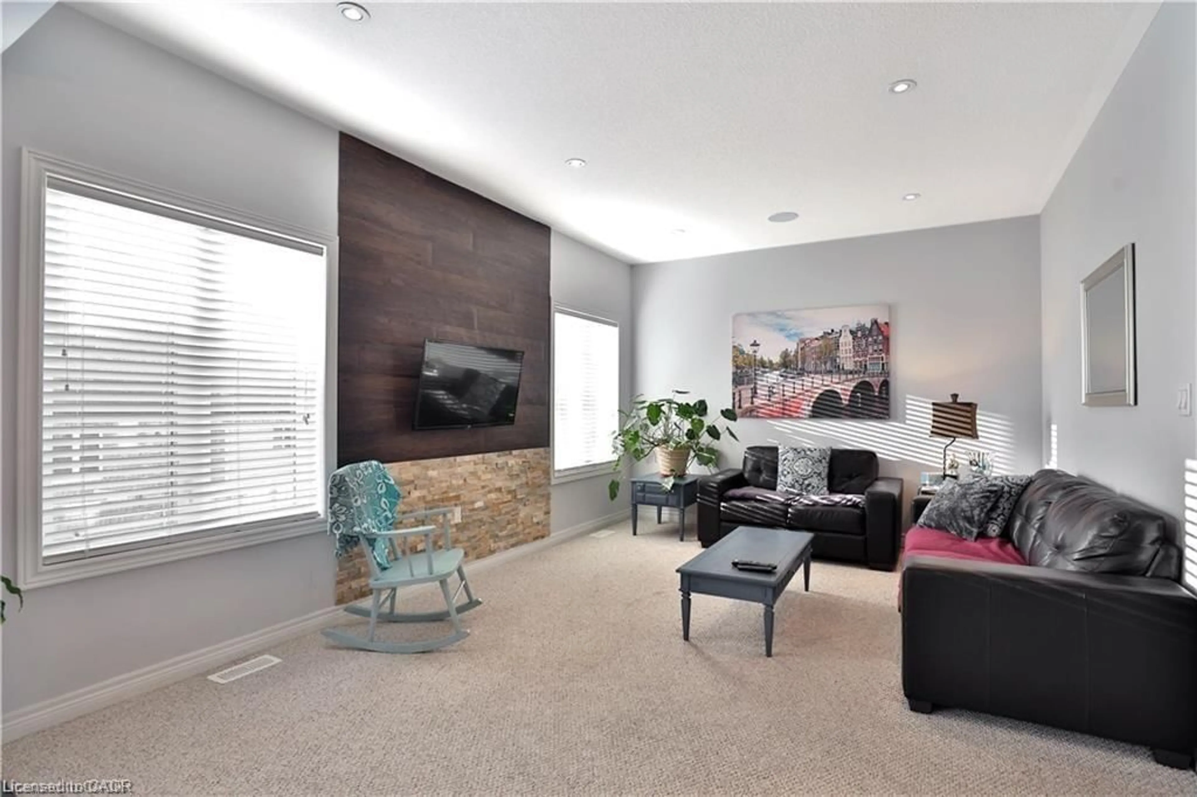 Living room with furniture, unknown for 20 Hidden Ridge Cres, Hannon Ontario L0R 1P0