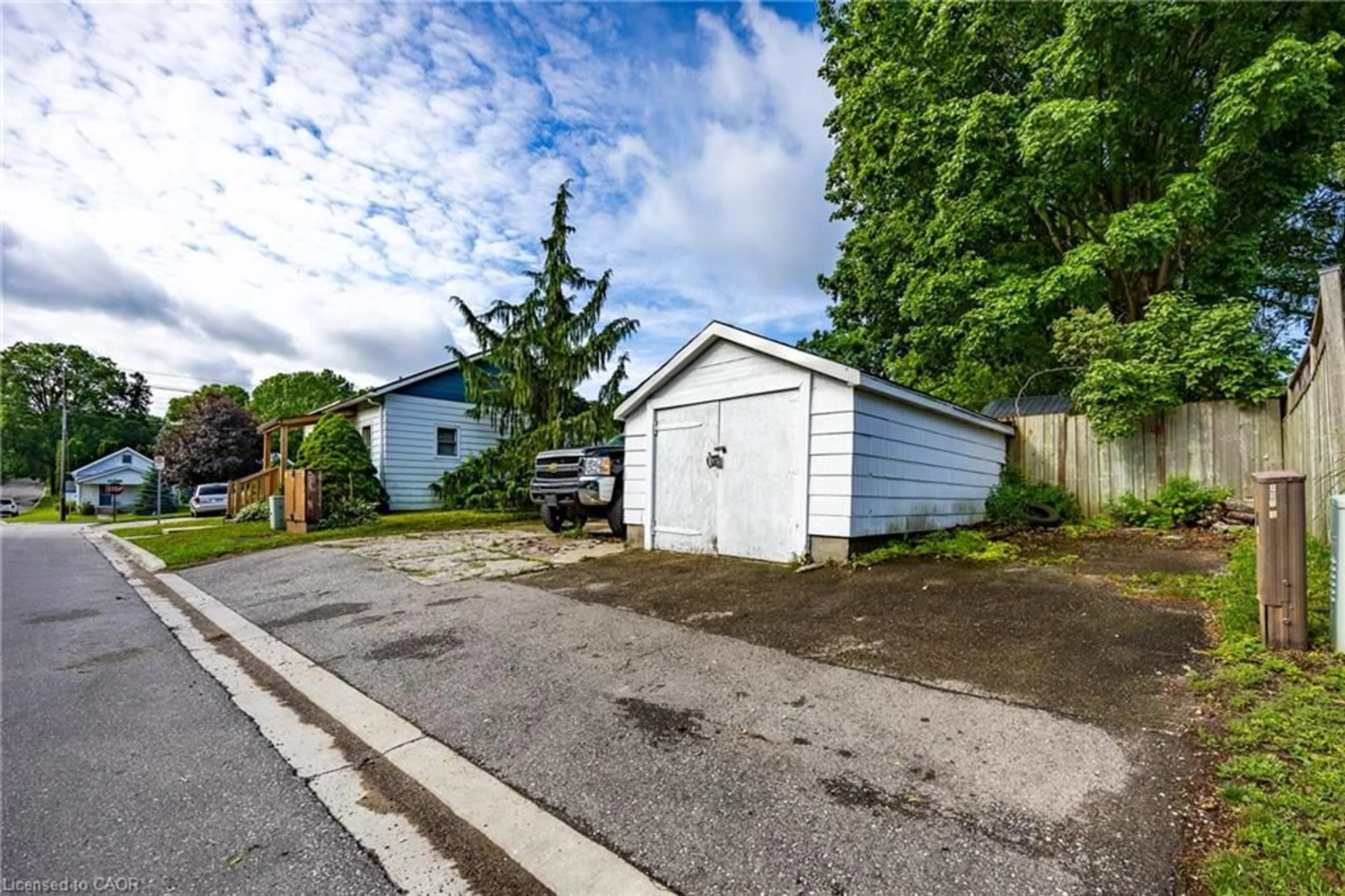 Shed for 122 Queen St, Ingersoll Ontario N5C 3A6
