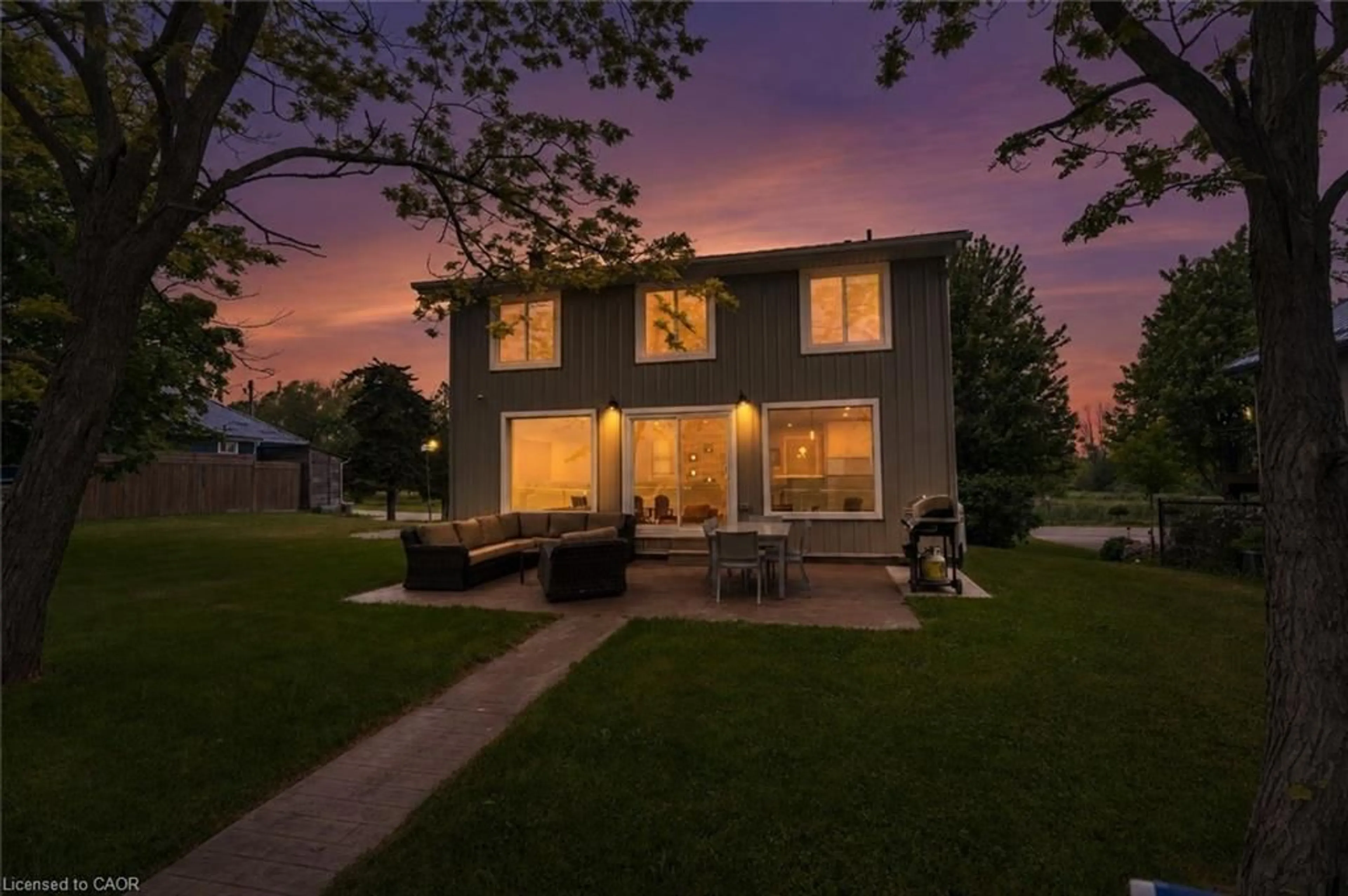 Unknown for 2118 Lakeshore Rd, Dunnville Ontario N1A 2W8