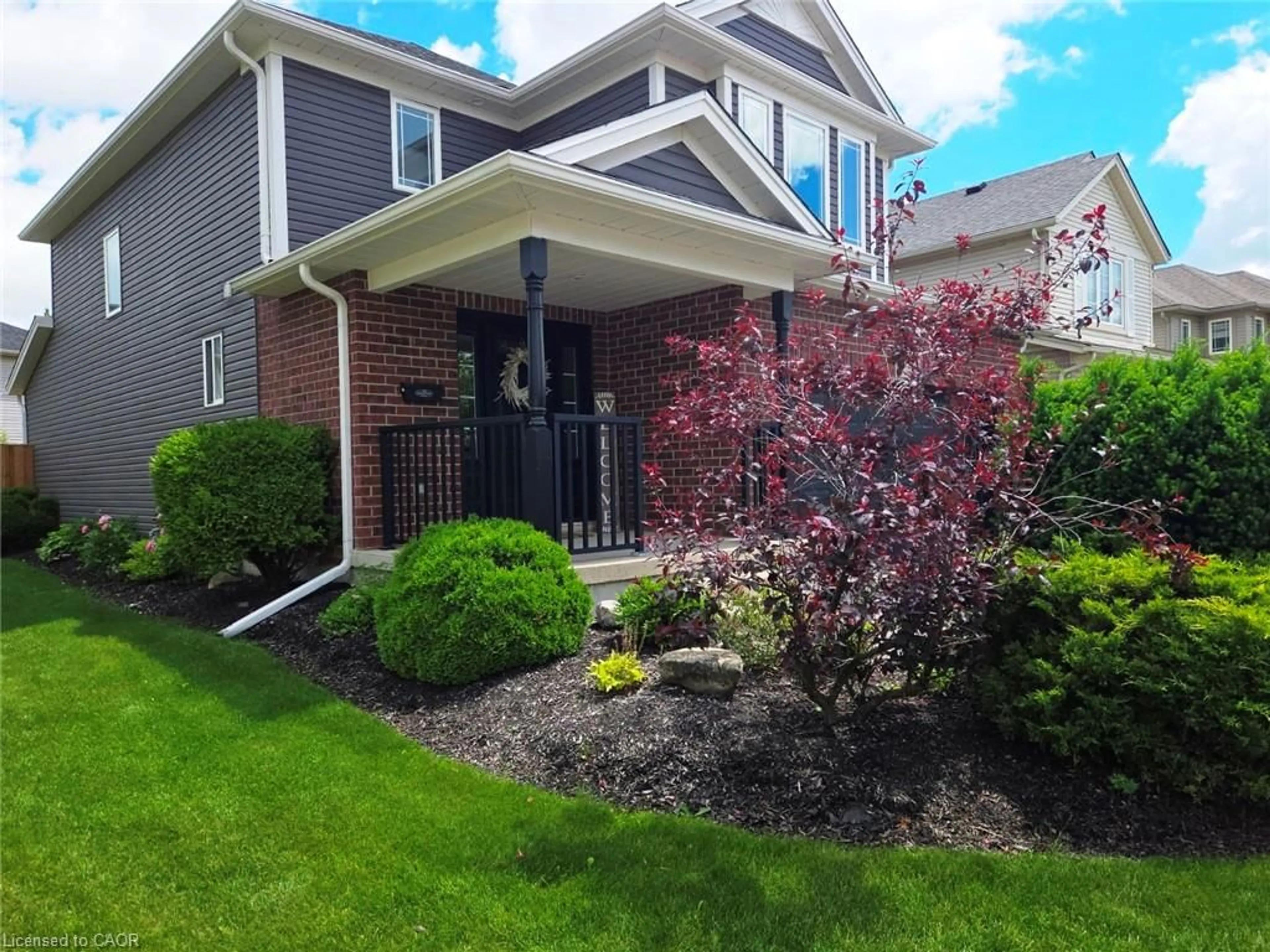 Home with vinyl exterior material, street for 570 St Moritz Ave, Waterloo Ontario N2T 2Z3