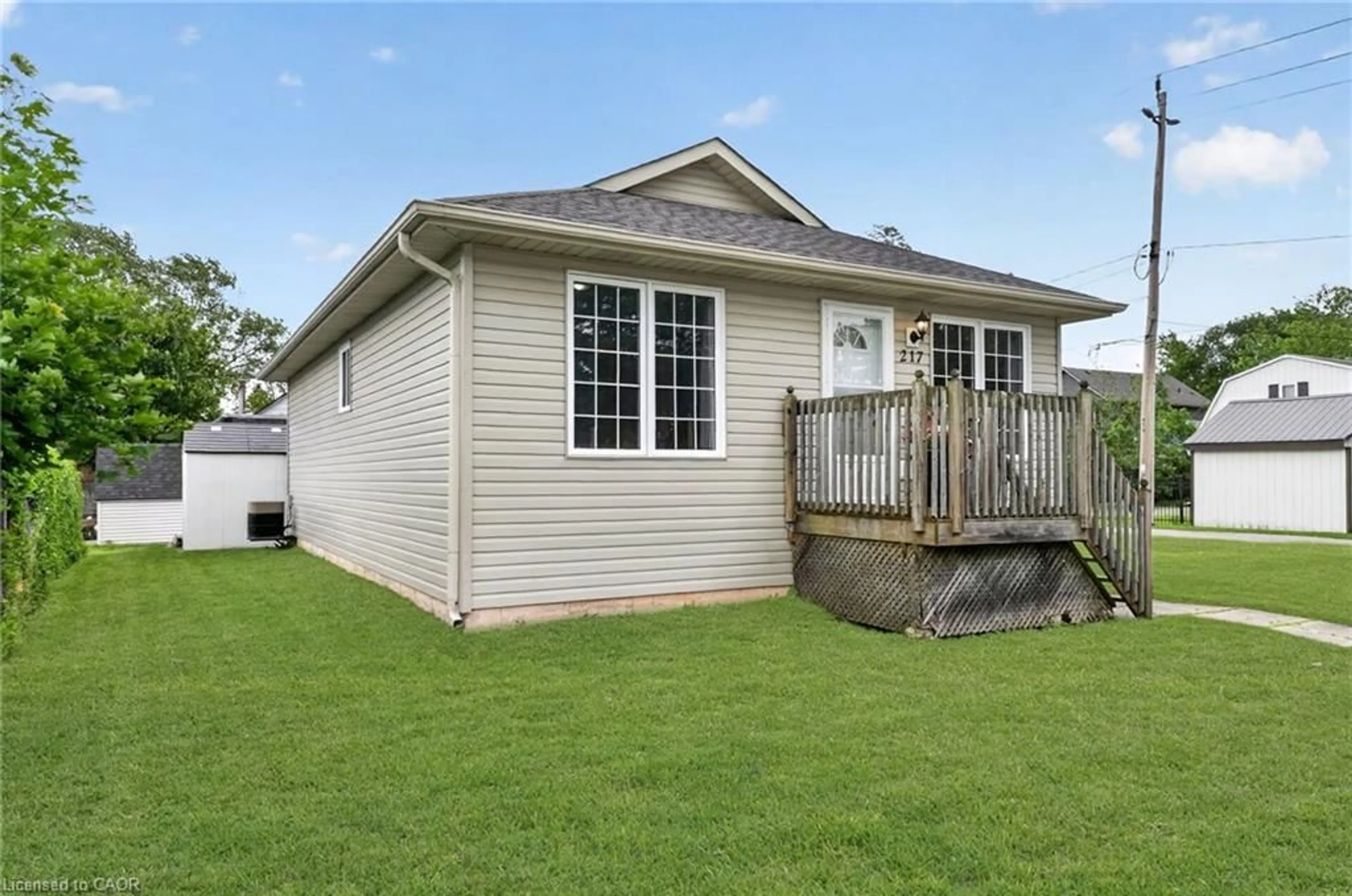 Shed for 217 Pine St, Dunnville Ontario N1A 2L4