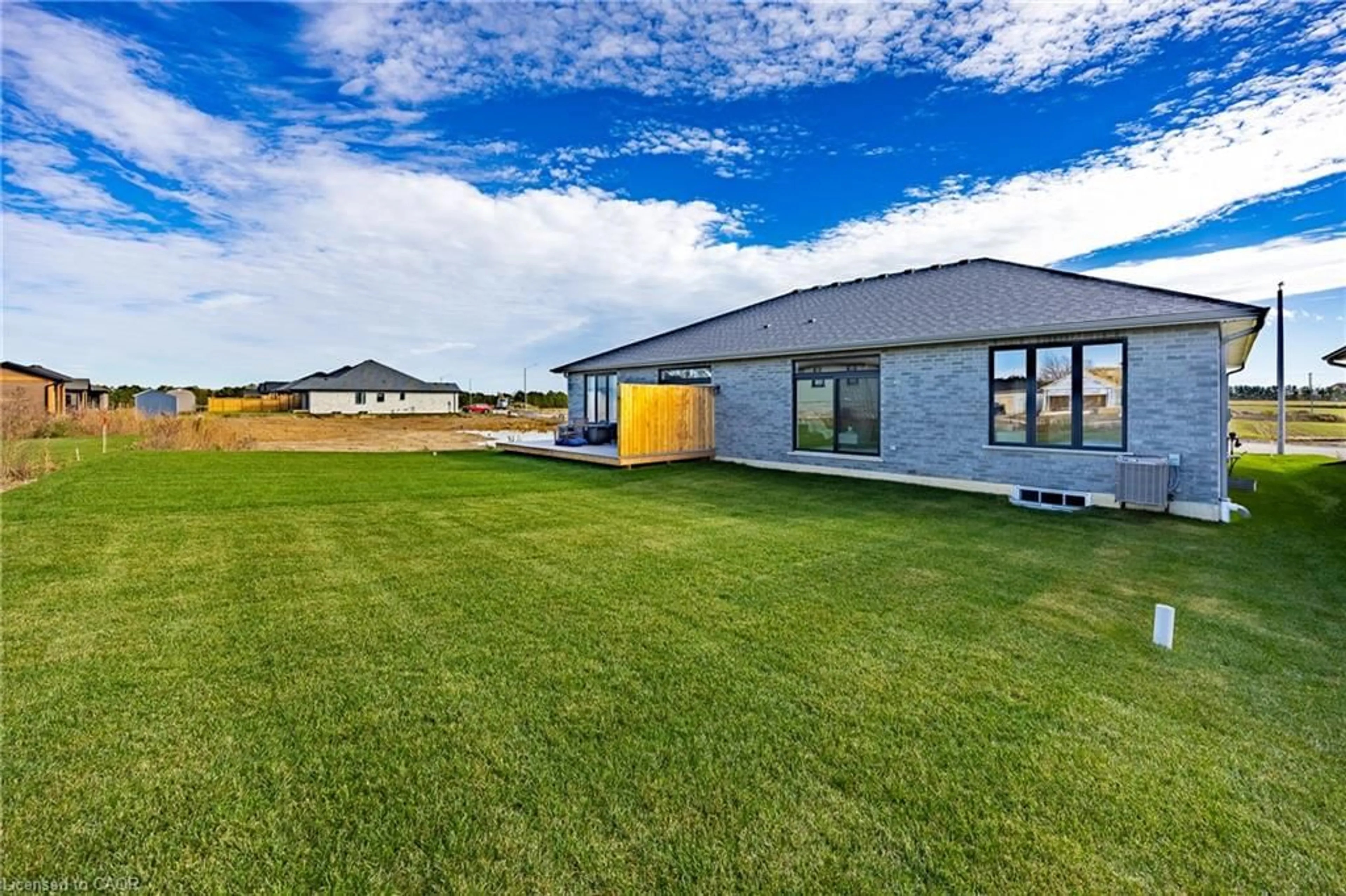 A pic from outside/outdoor area/front of a property/back of a property/a pic from drone, building for 379 Argyle Ave, Delhi Ontario N4B 0B2