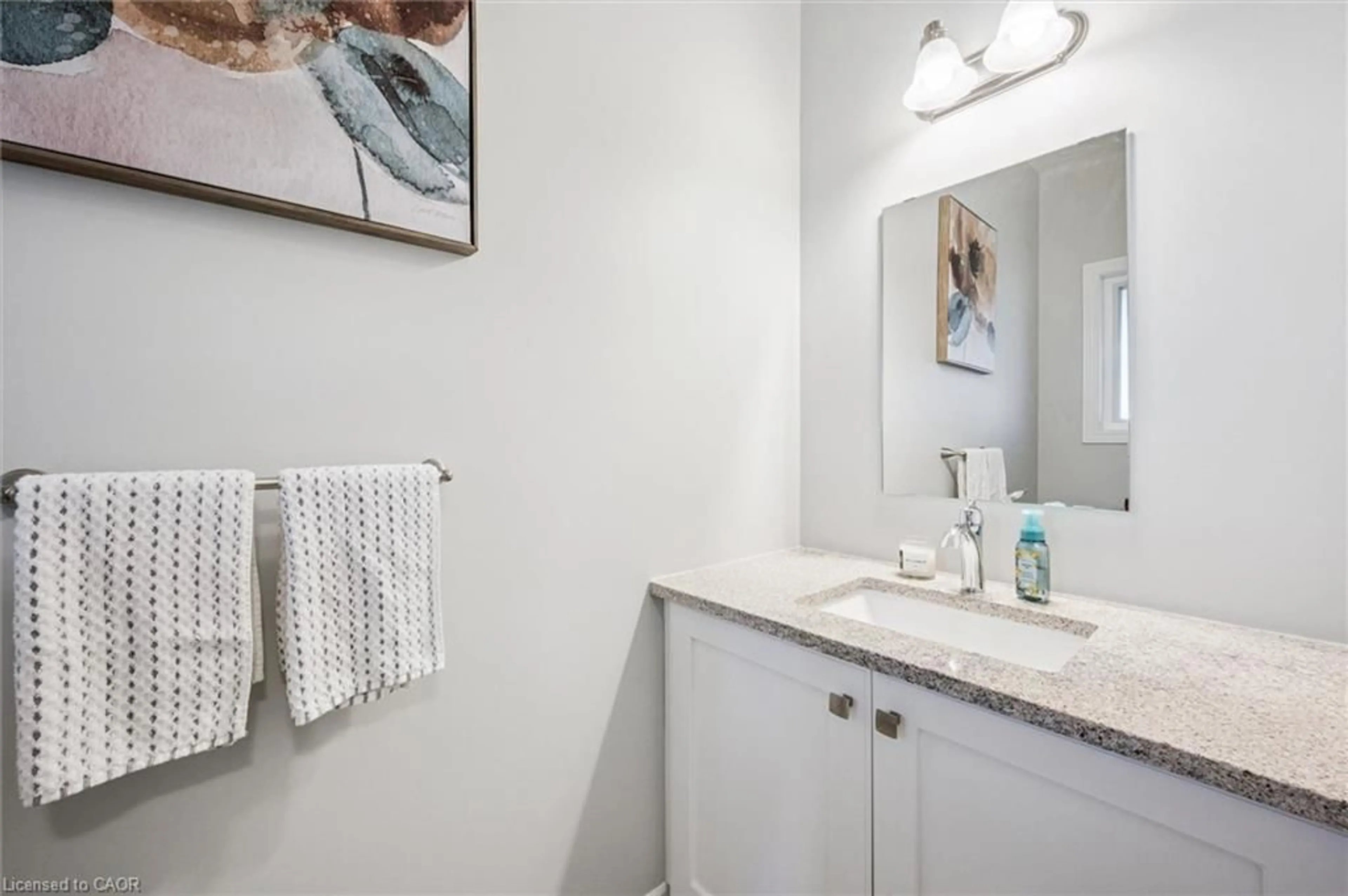 Standard bathroom, ceramic/tile floor for 16 Edward St, Cambridge Ontario N3C 1J7