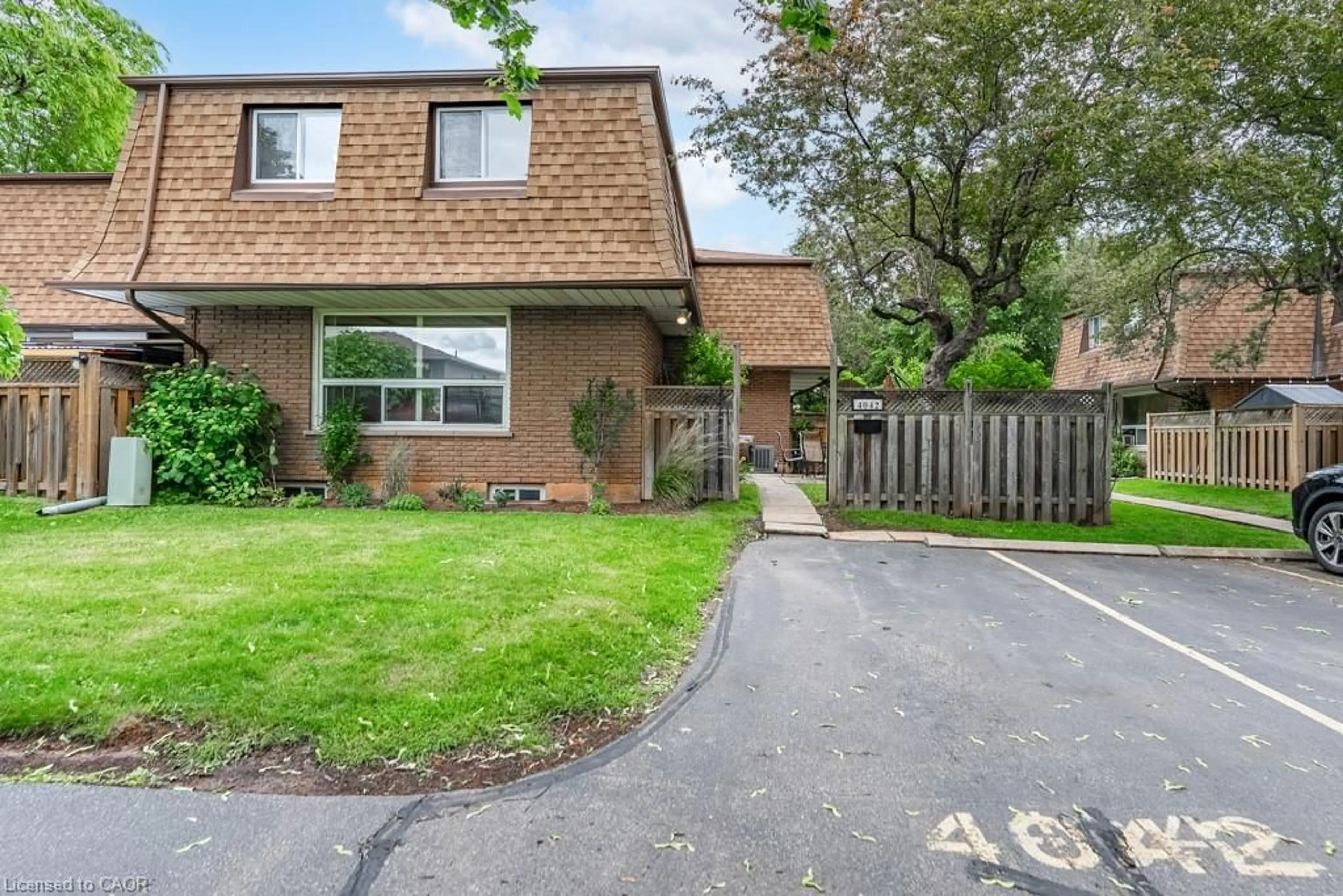 Unknown for 4042 Longmoor Dr #4, Burlington Ontario L7L 1X2