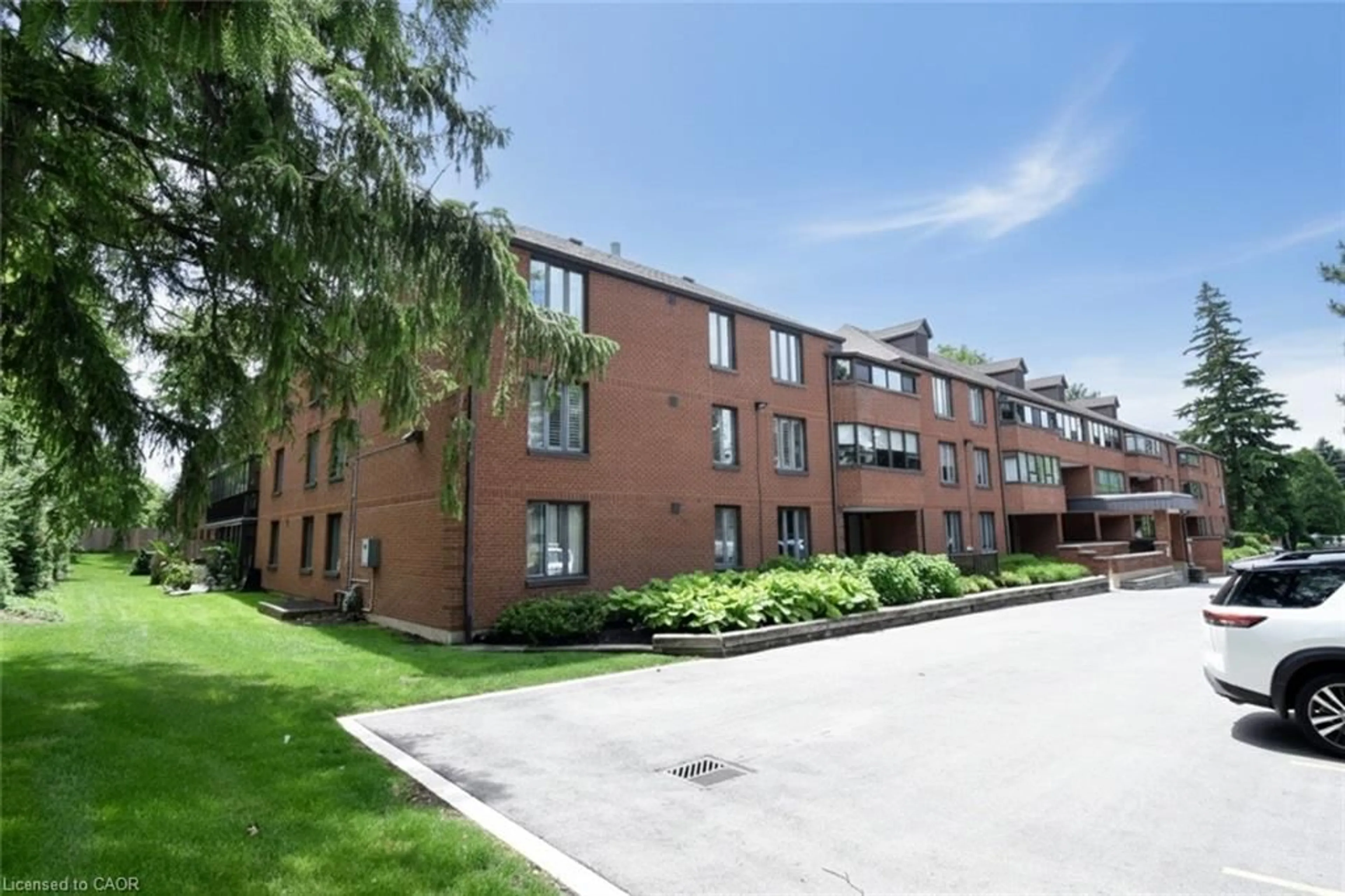 Patio, unknown for 150 Wilson St #103, Ancaster Ontario L9G 4E7