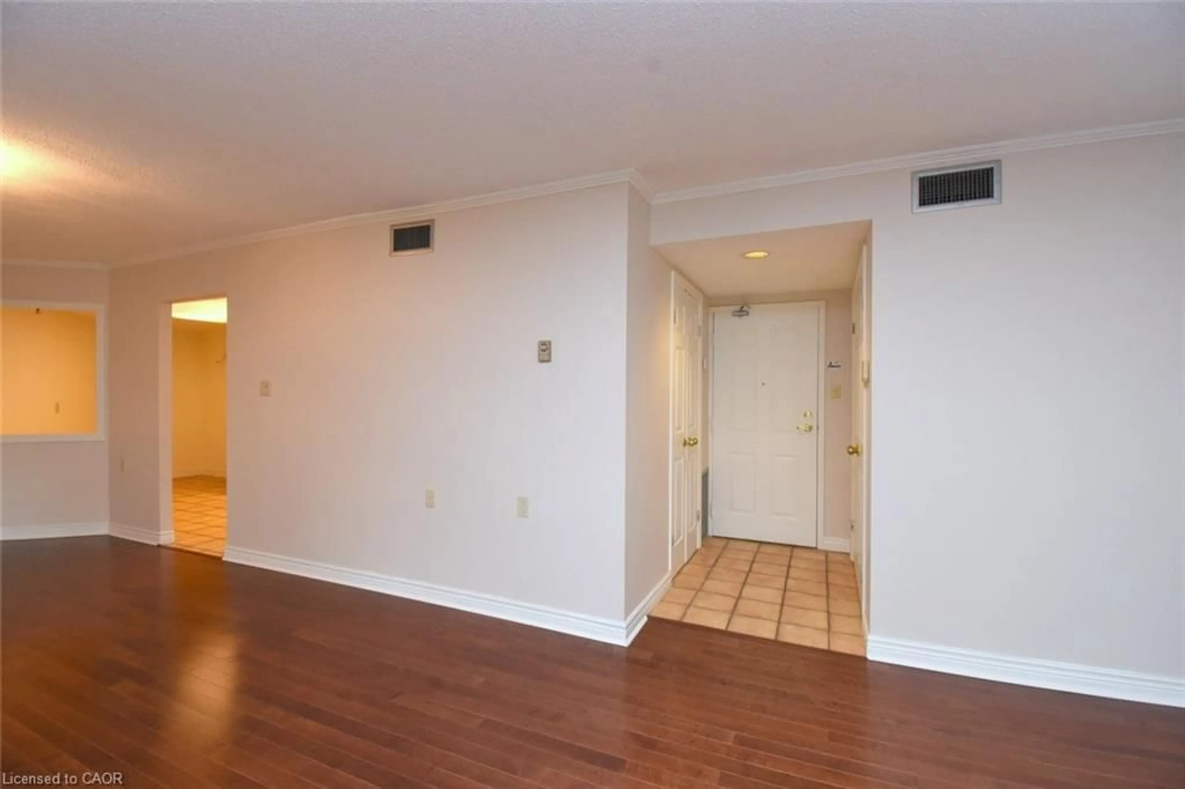 A pic of a room for 150 Wilson St #103, Ancaster Ontario L9G 4E7