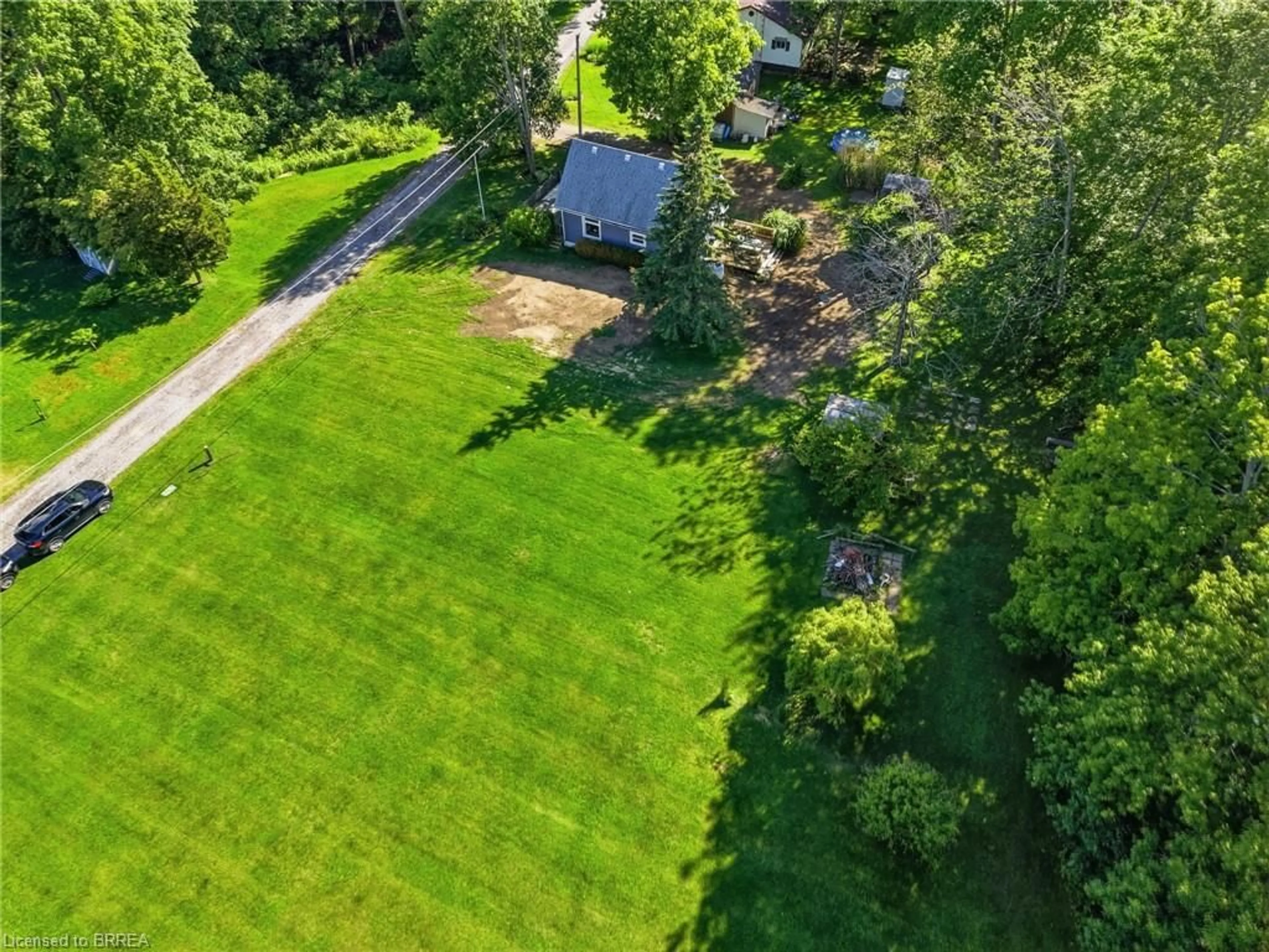 A pic from outside/outdoor area/front of a property/back of a property/a pic from drone, unknown for 525 Avalon Lane, Port Dover Ontario N3Y 4K2