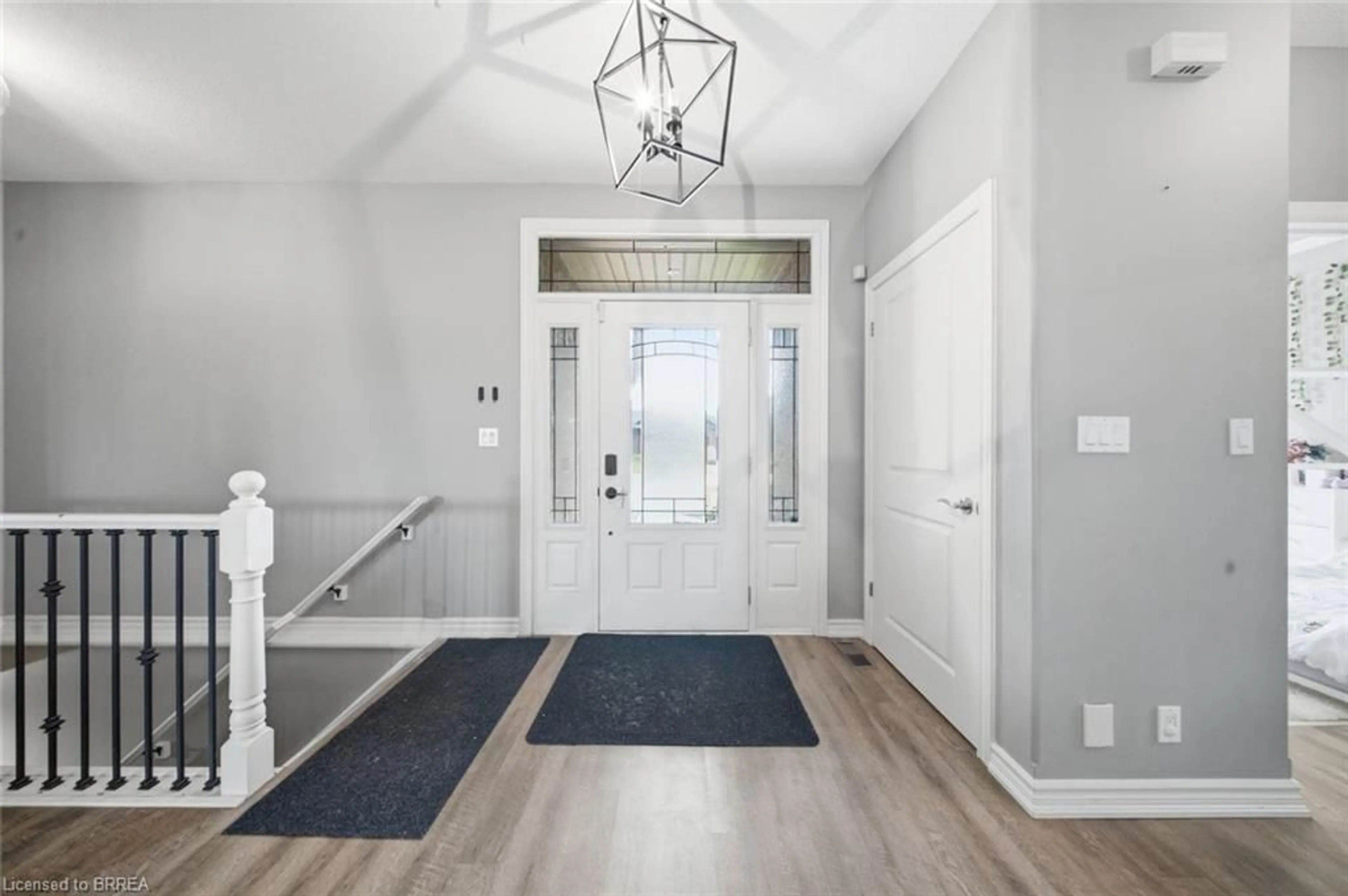 Indoor entryway for 75 Driftwood Dr, Simcoe Ontario N3Y 0B4