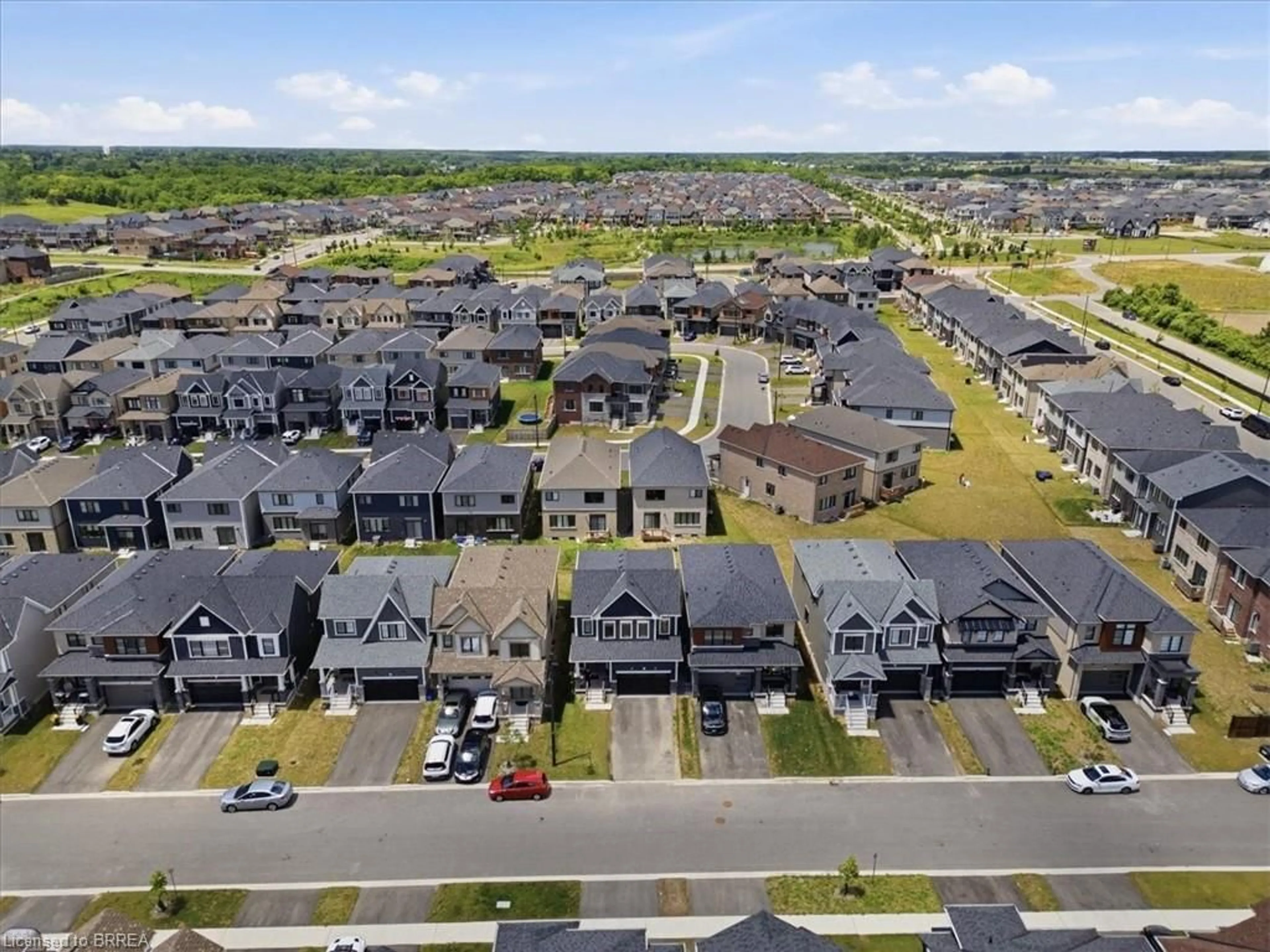 A pic from outside/outdoor area/front of a property/back of a property/a pic from drone, street for 78 Lilac Cir, Caledonia Ontario N3W 0H5