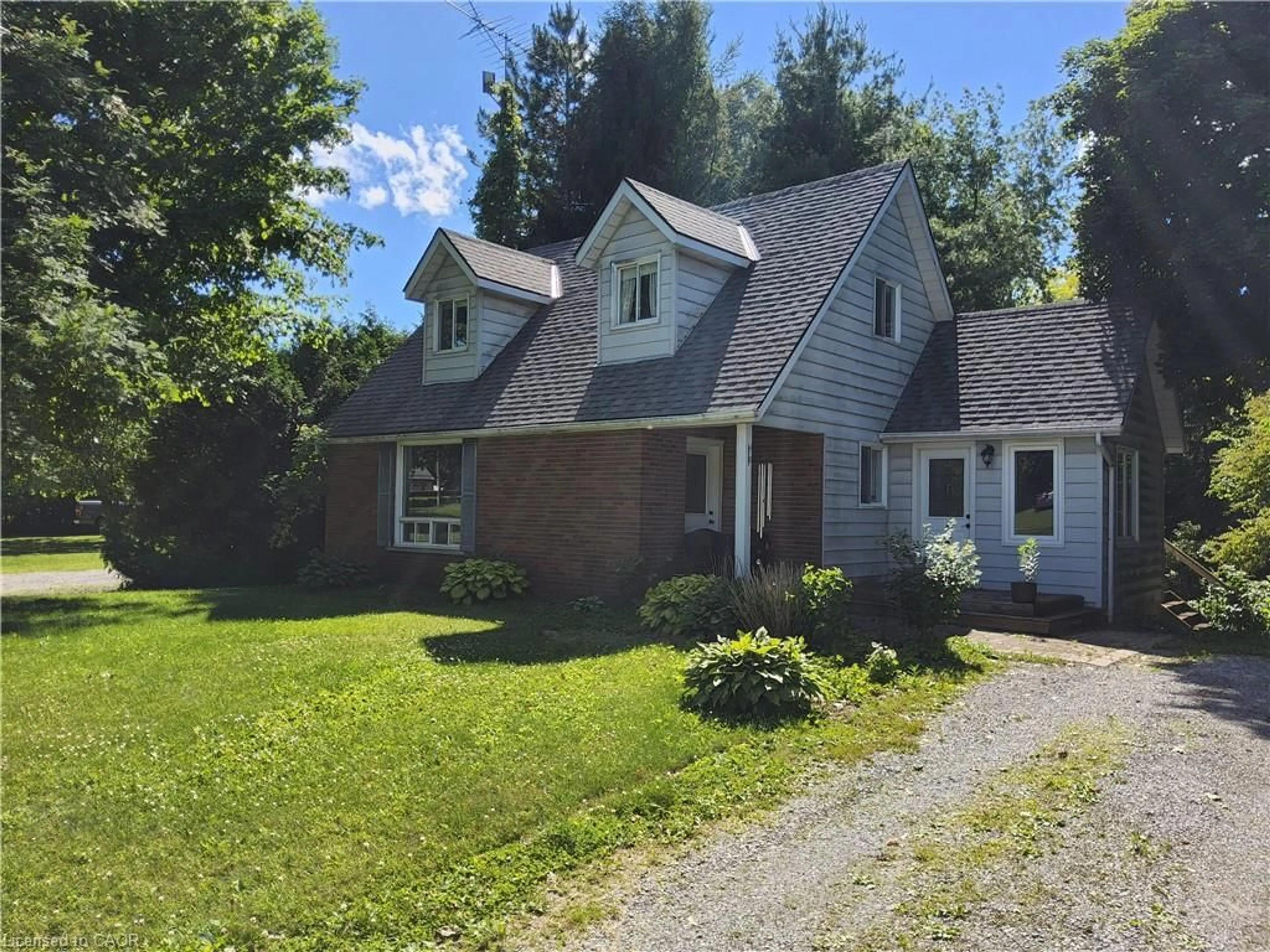 A pic from outside/outdoor area/front of a property/back of a property/a pic from drone, street for 269 Old Highway 24, Waterford Ontario N0E 1Y0