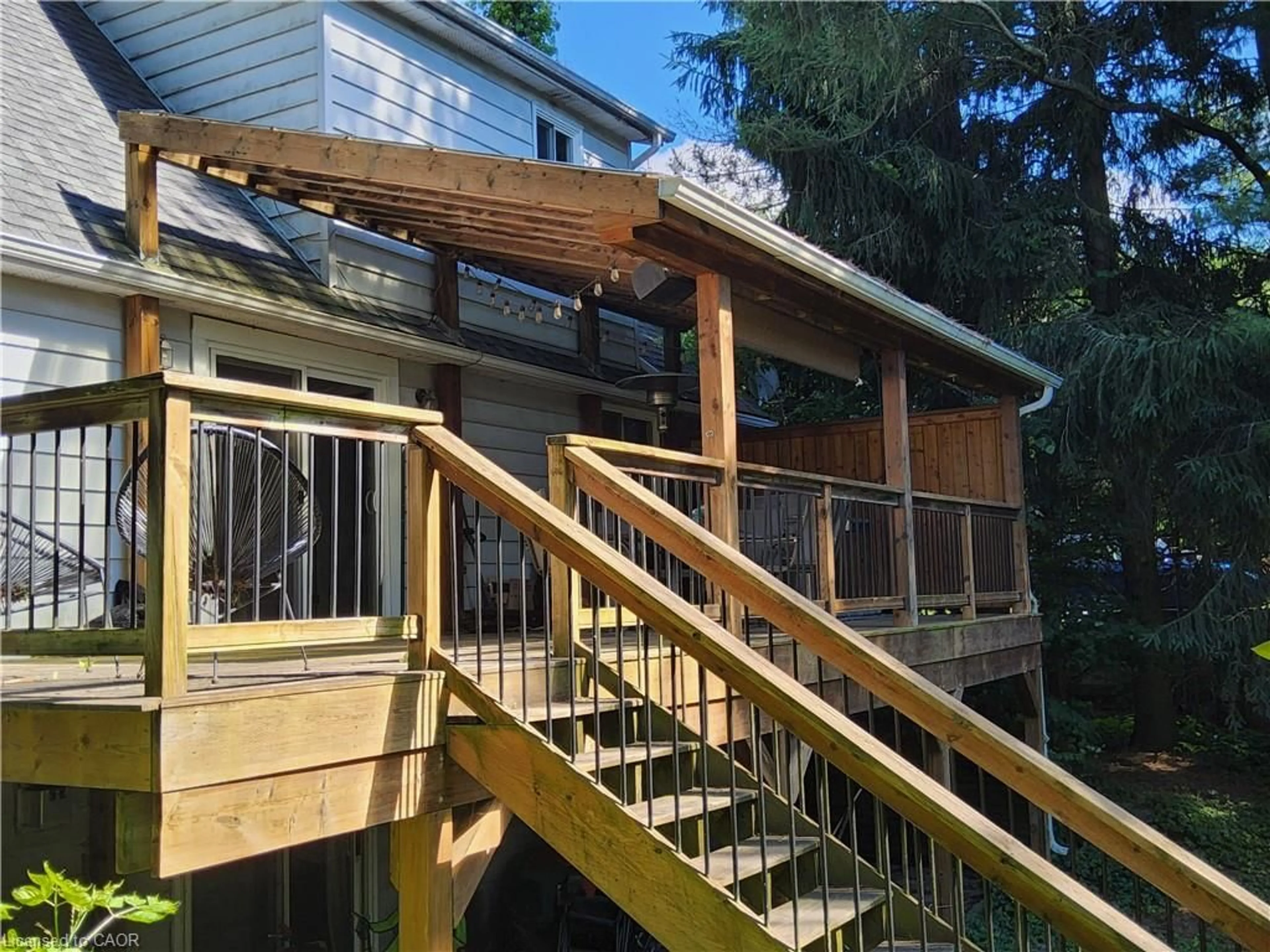 Home with vinyl exterior material, building for 269 Old Highway 24, Waterford Ontario N0E 1Y0