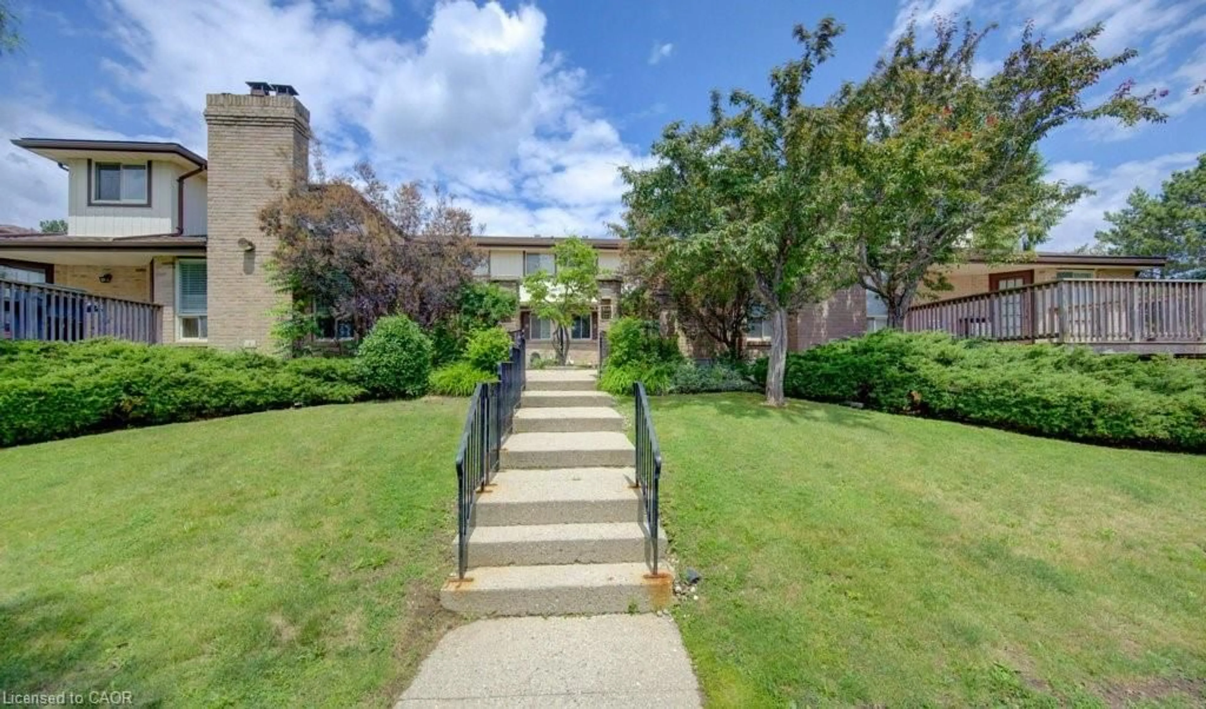 A pic from outside/outdoor area/front of a property/back of a property/a pic from drone, street for 458 Beechwood Pl #3, Waterloo Ontario N2T 1Y9