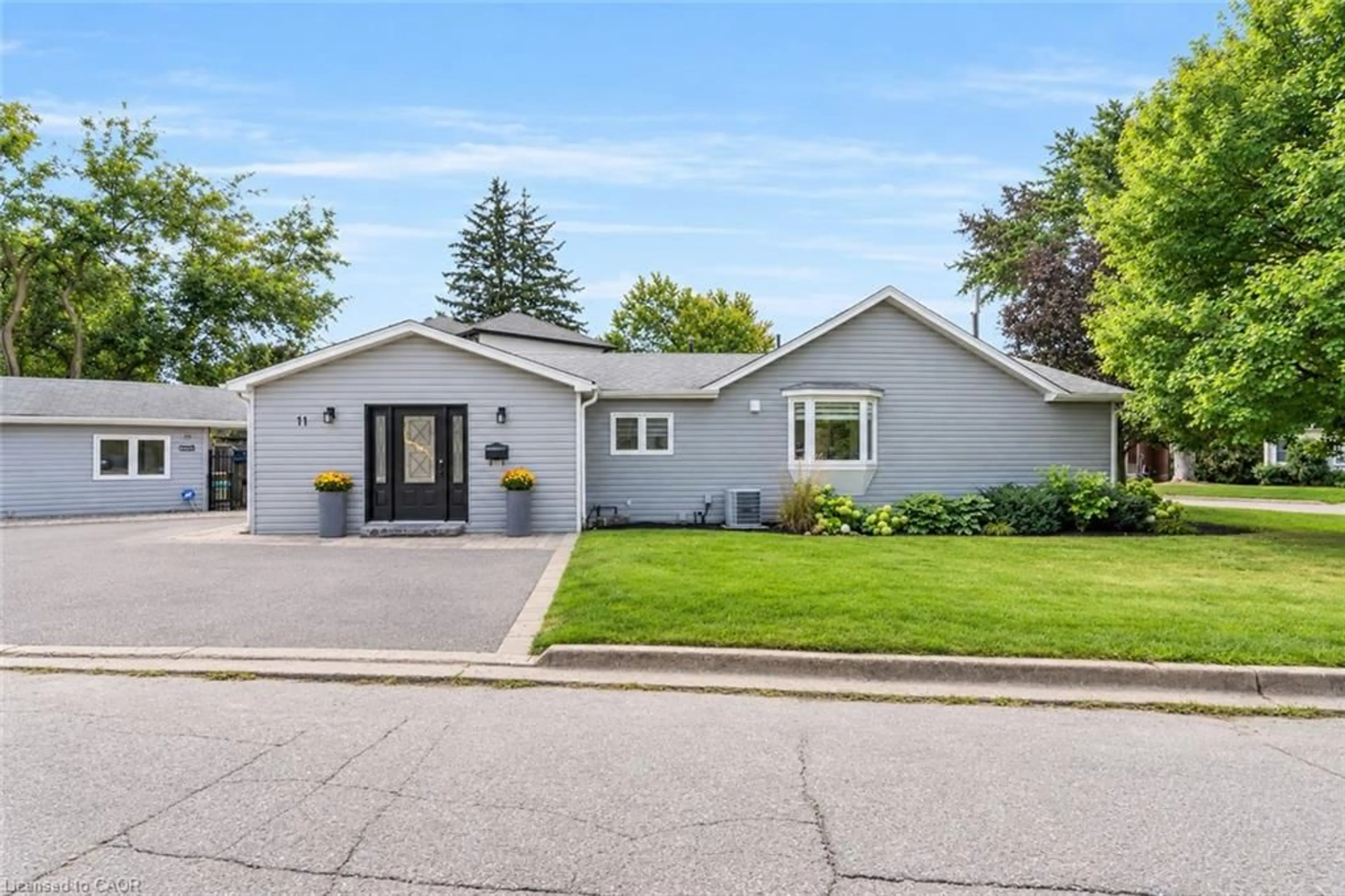 Home with vinyl exterior material, street for 11 Churchill Cres, Georgetown Ontario L7G 2M8