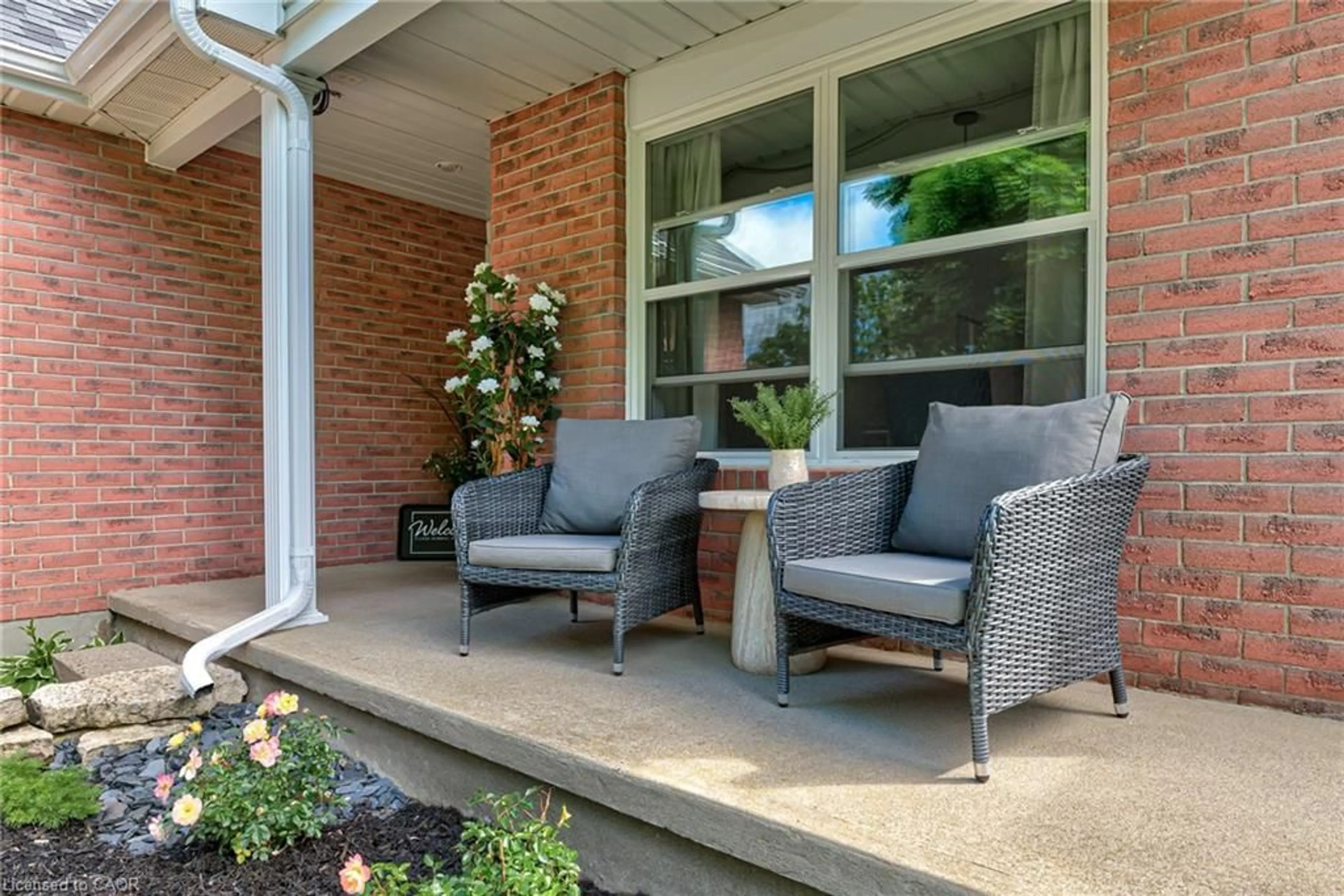 Patio, street for 479 Timbercroft Cres, Waterloo Ontario N2T 2J2