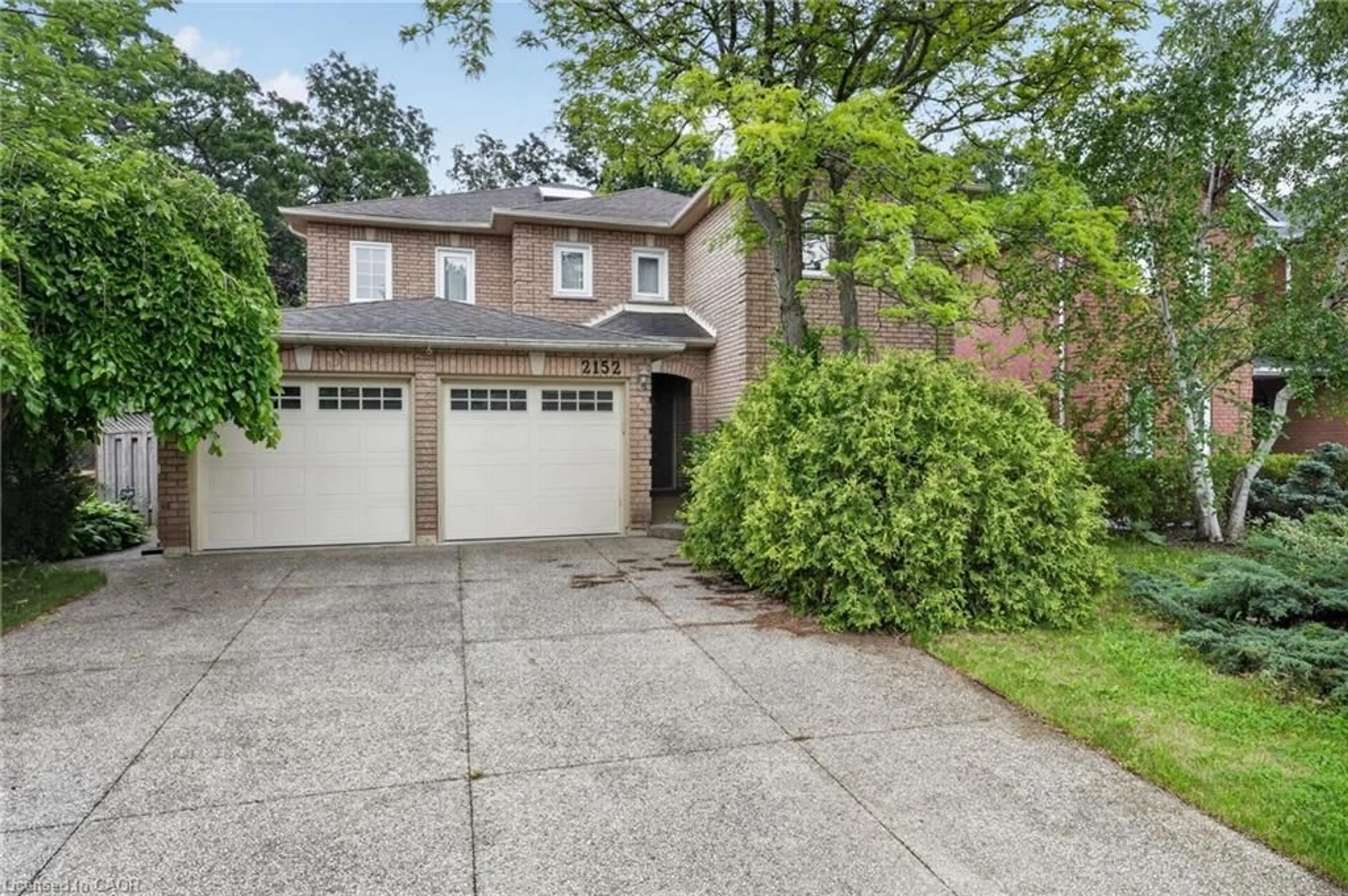 Home with brick exterior material, street for 2152 Grand Ravine Dr, Oakville Ontario L6H 6B3