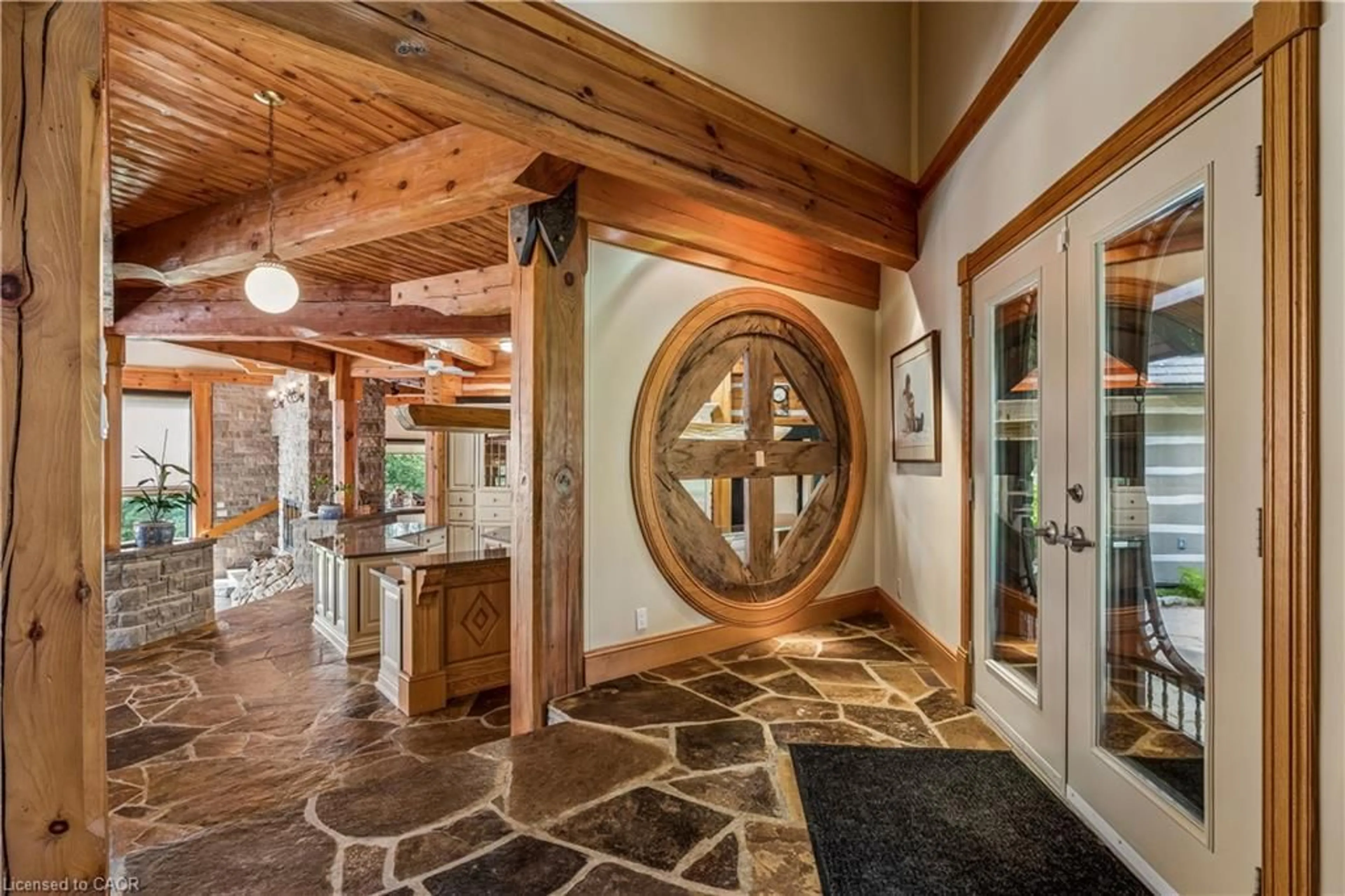 Indoor foyer for 7665 36/37 Nottawasaga Sideroad, Nottawa Ontario L0M 1P0