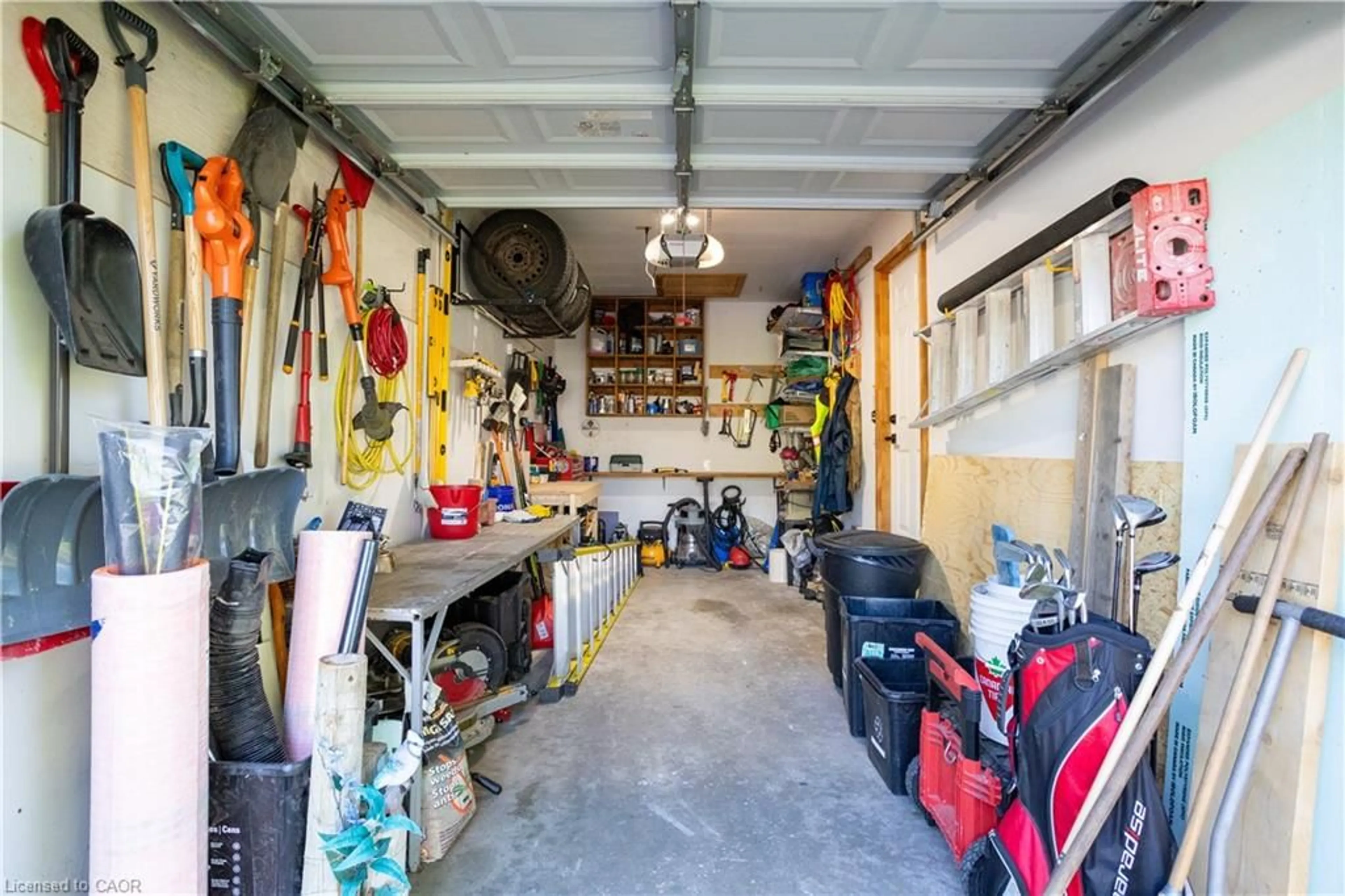 Indoor garage for 536 St Andrew St, Port Dover Ontario N0A 1N0