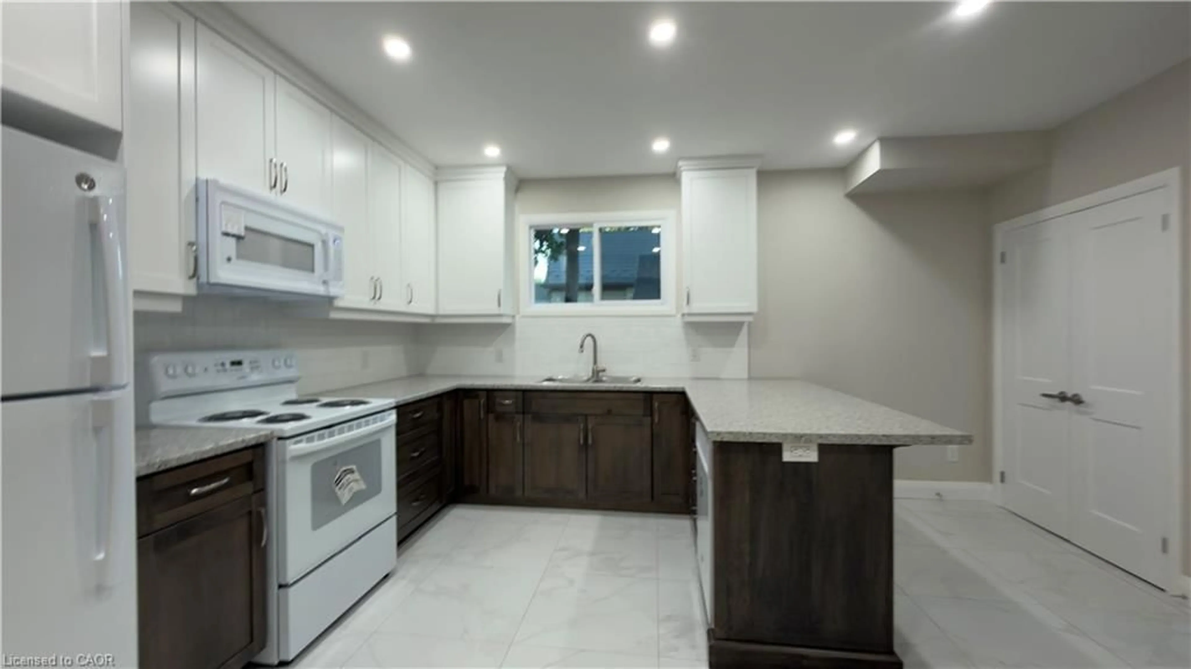Standard kitchen, ceramic/tile floor for 18 Miehm Pl, Kitchener Ontario N2H 2K9
