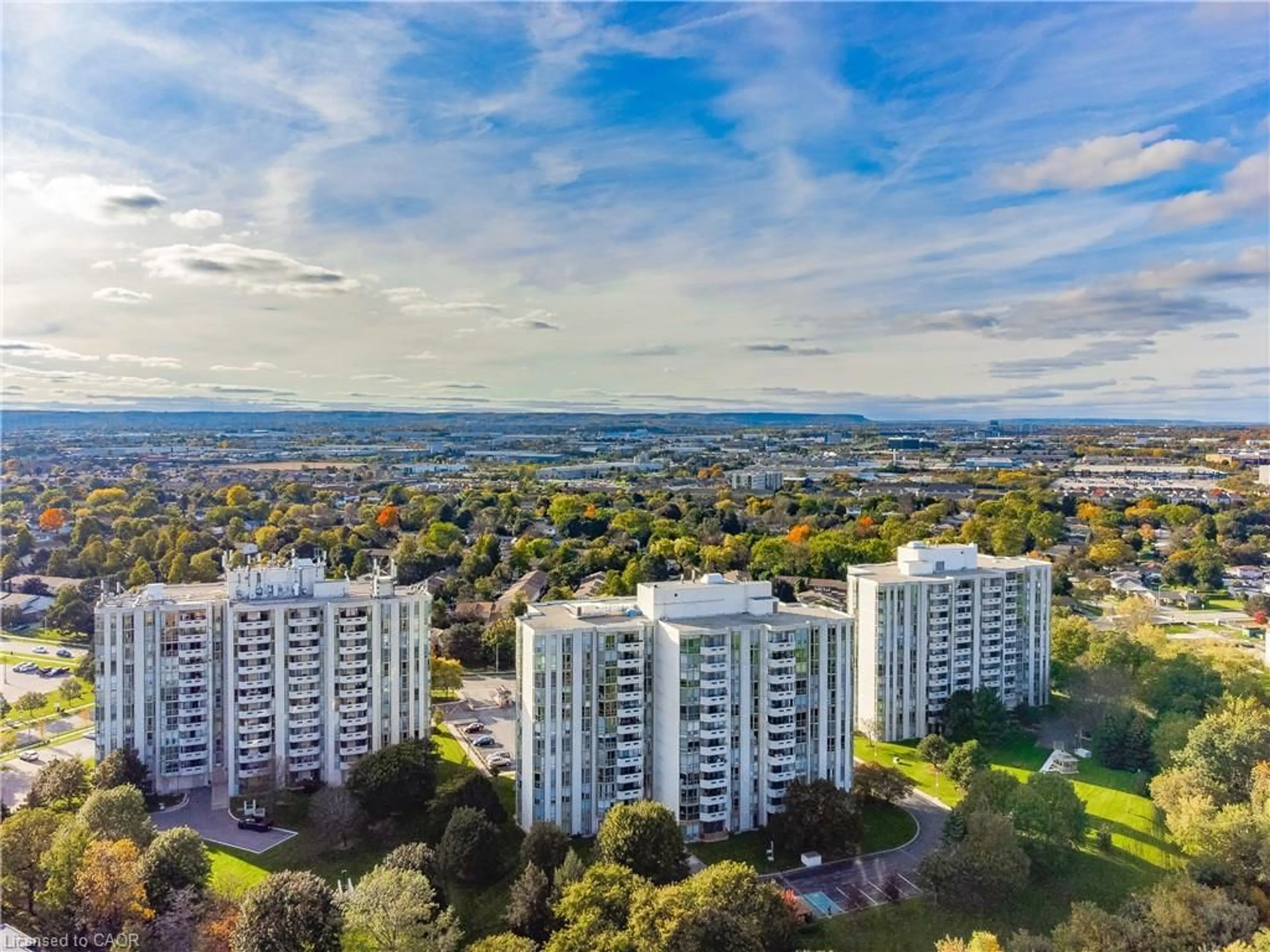 A pic from outside/outdoor area/front of a property/back of a property/a pic from drone, city buildings view from balcony for 5070 Pinedale Ave #508, Burlington Ontario L7L 5V6