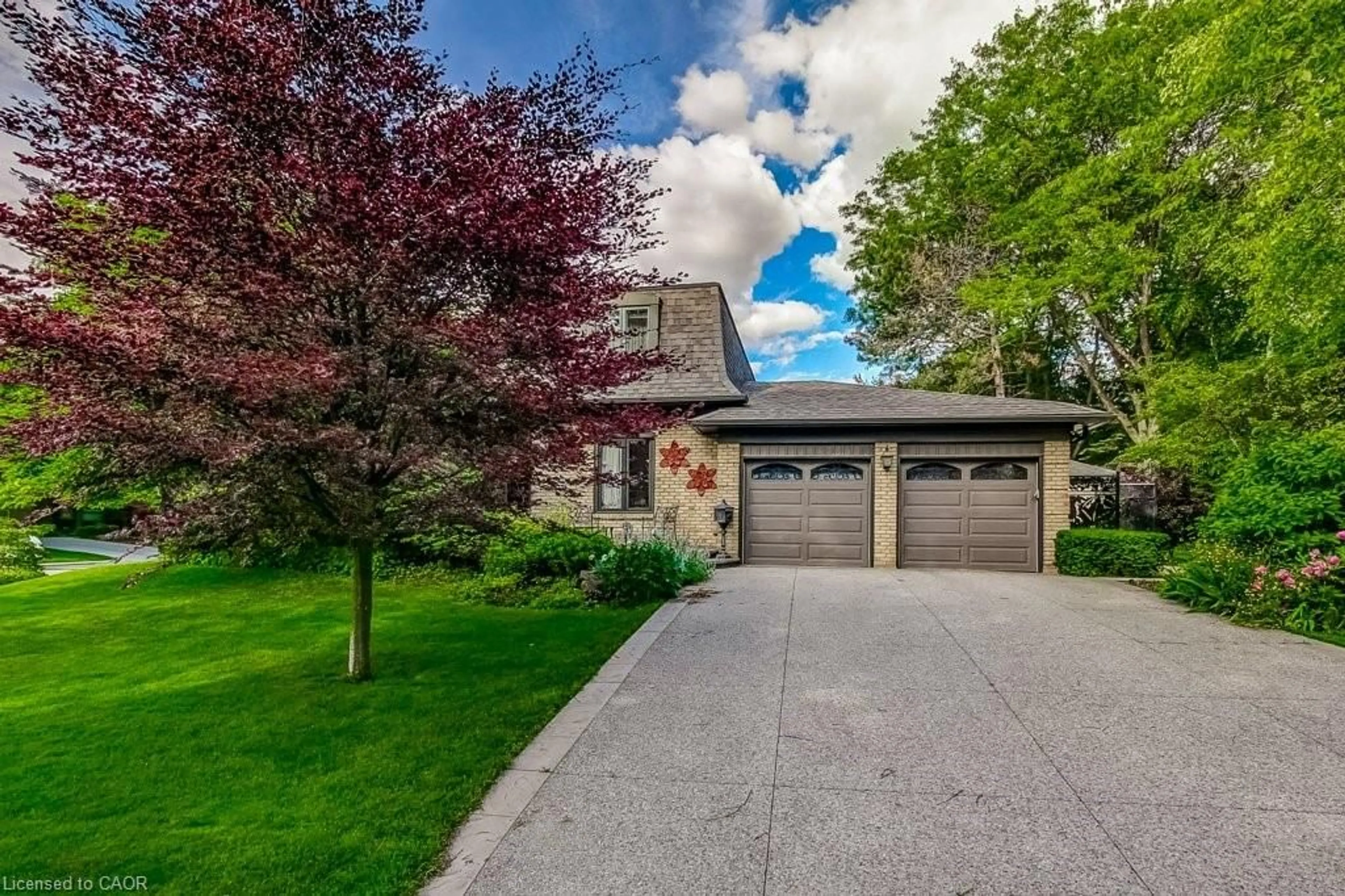 Unknown for 215 Briar Hill Cres, Ancaster Ontario L9G 3M9