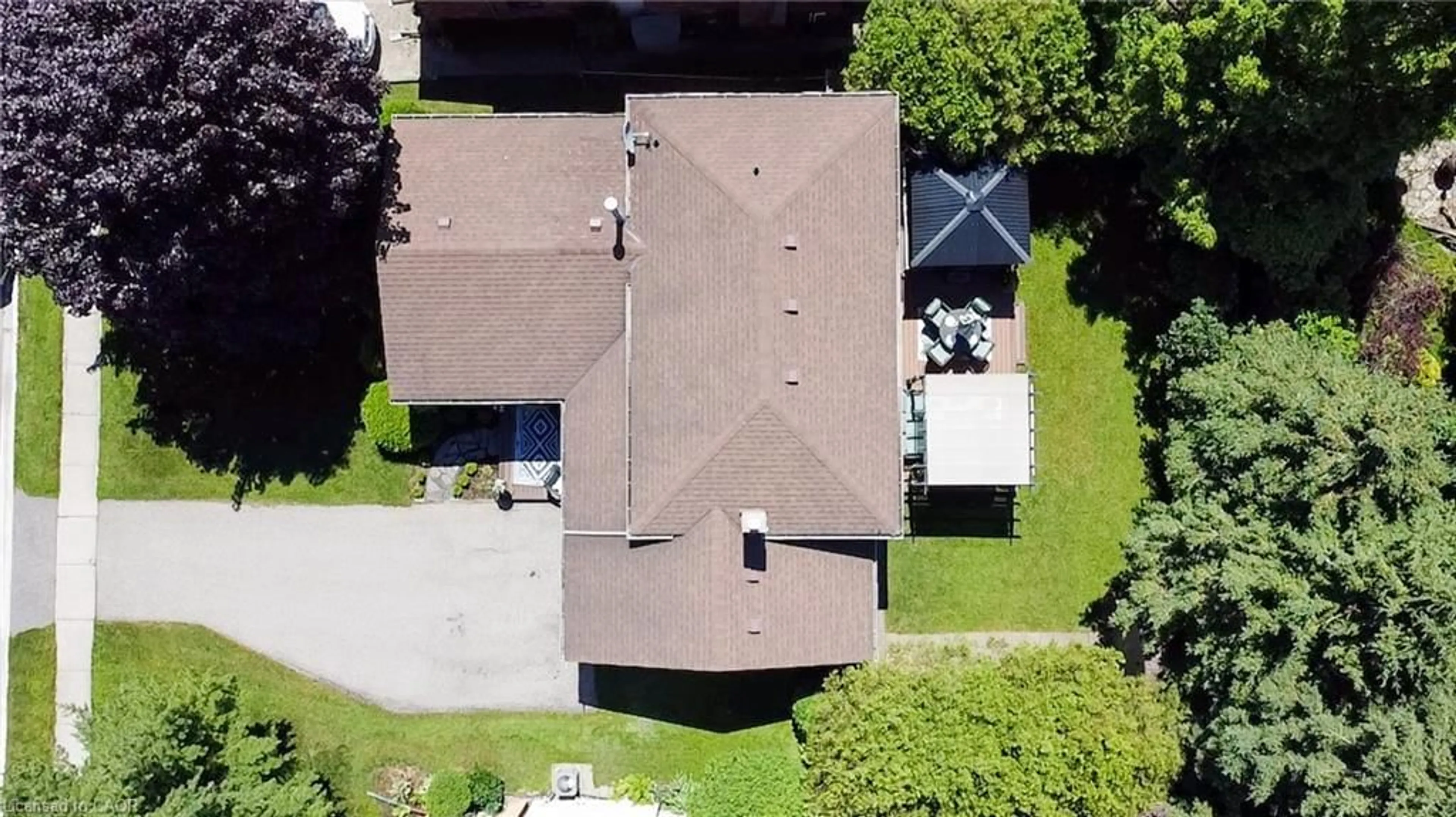 A pic from outside/outdoor area/front of a property/back of a property/a pic from drone, street for 33 Mergl Dr, Port Dover Ontario N0A 1N4