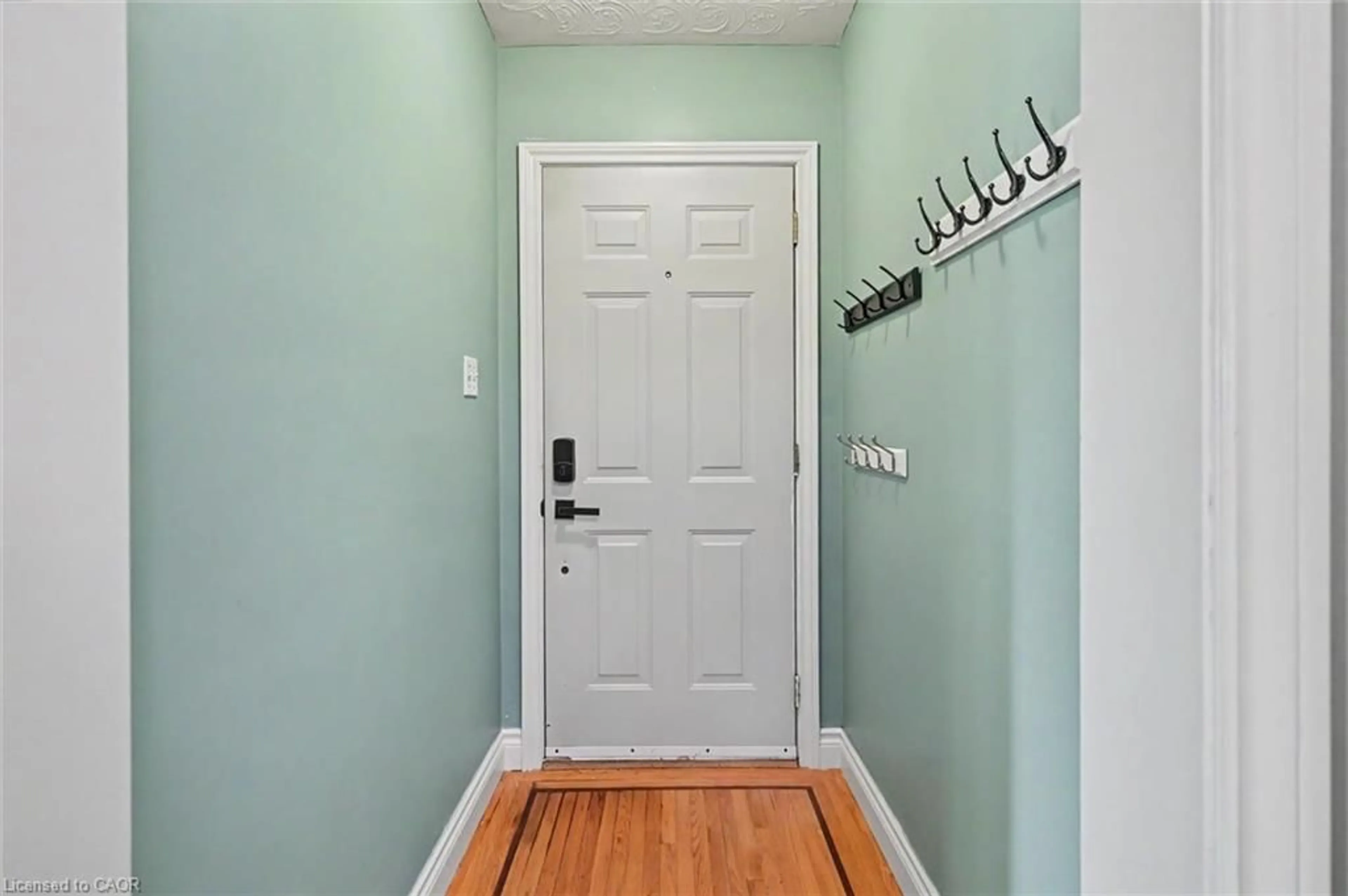 Indoor entryway for 56 Everton Pl, Hamilton Ontario L8T 1G7