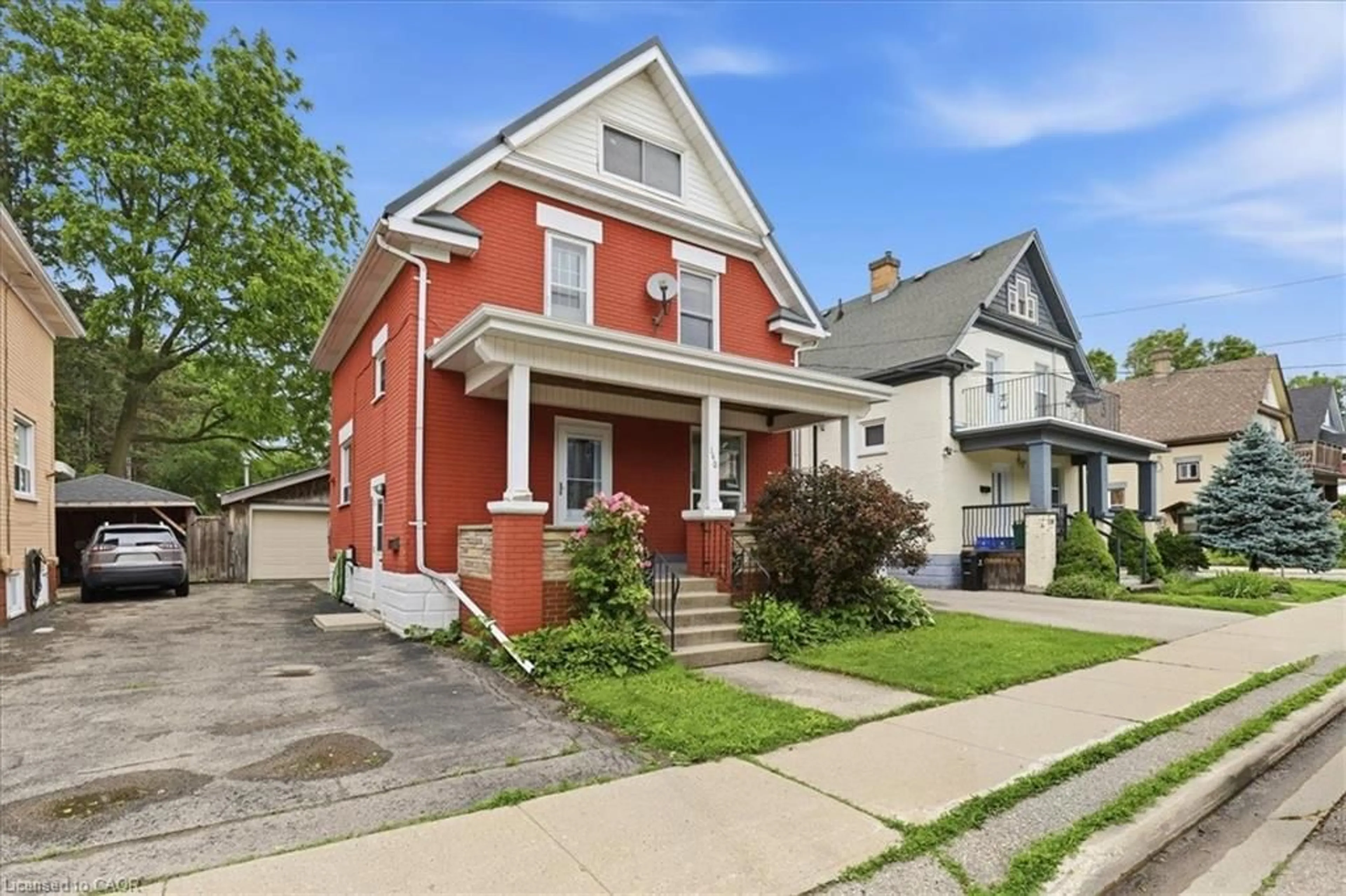 Home with brick exterior material, street for 140 Peter St, Kitchener Ontario N2G 3K5