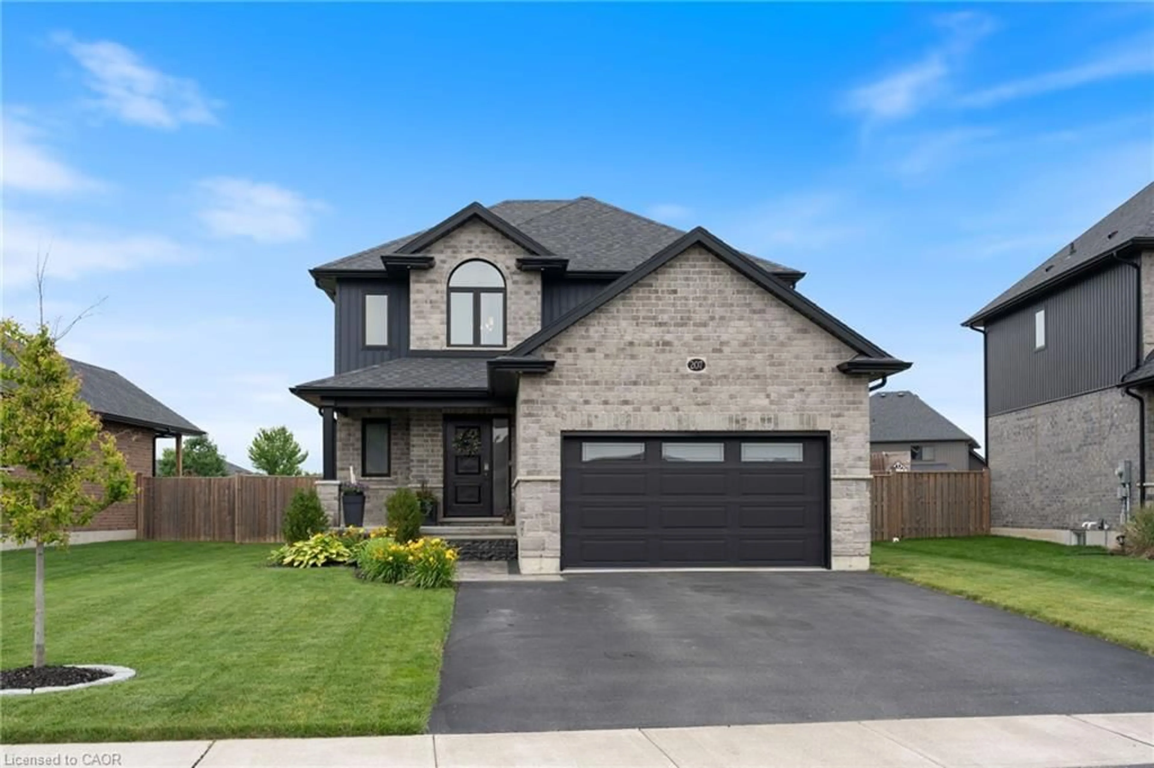 Home with brick exterior material, street for 207 Oak St, Simcoe Ontario N3Y 0B5