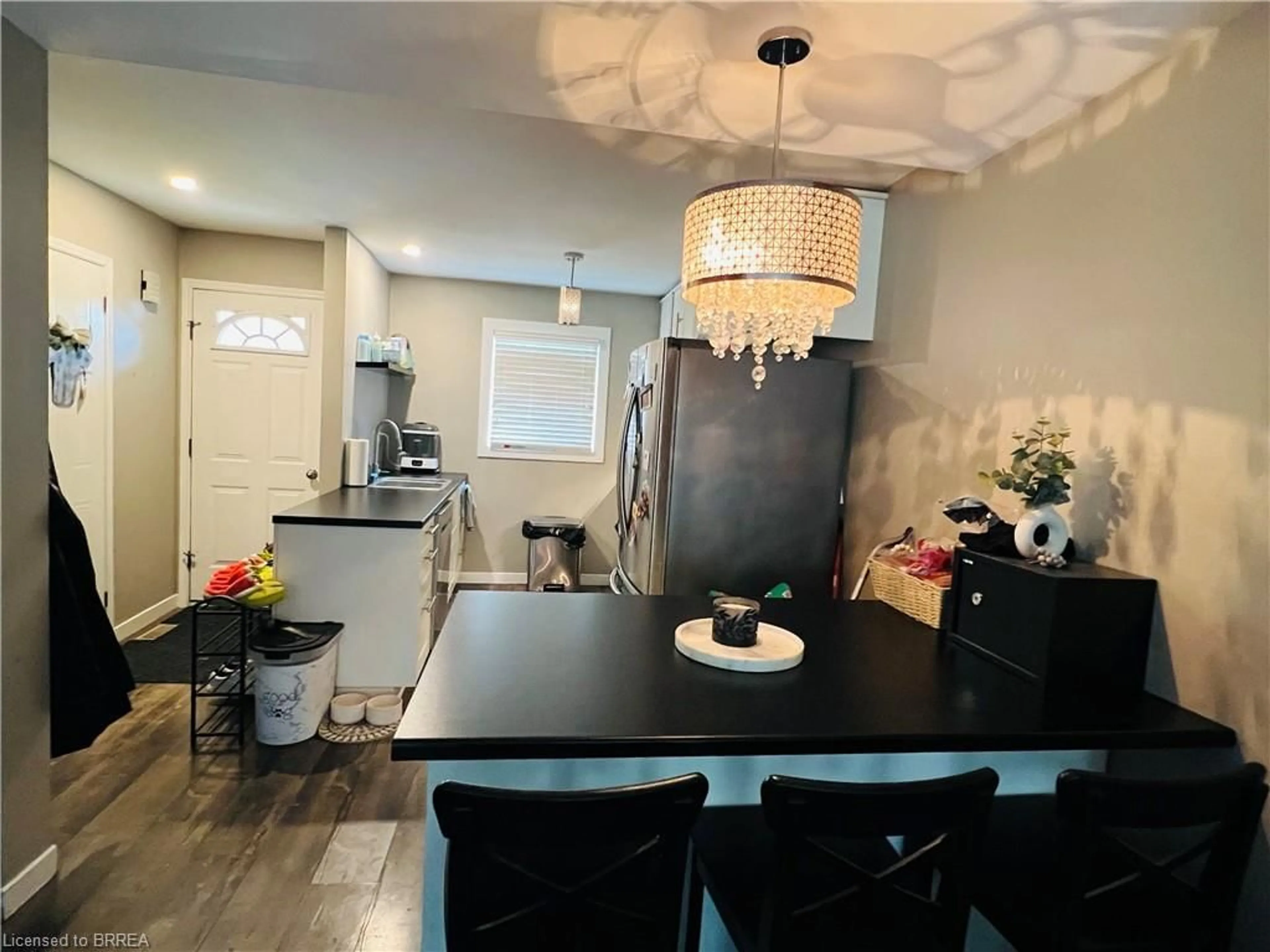 Open concept kitchen, unknown for 19 Wren Crt #5, Tillsonburg Ontario N4G 5K2
