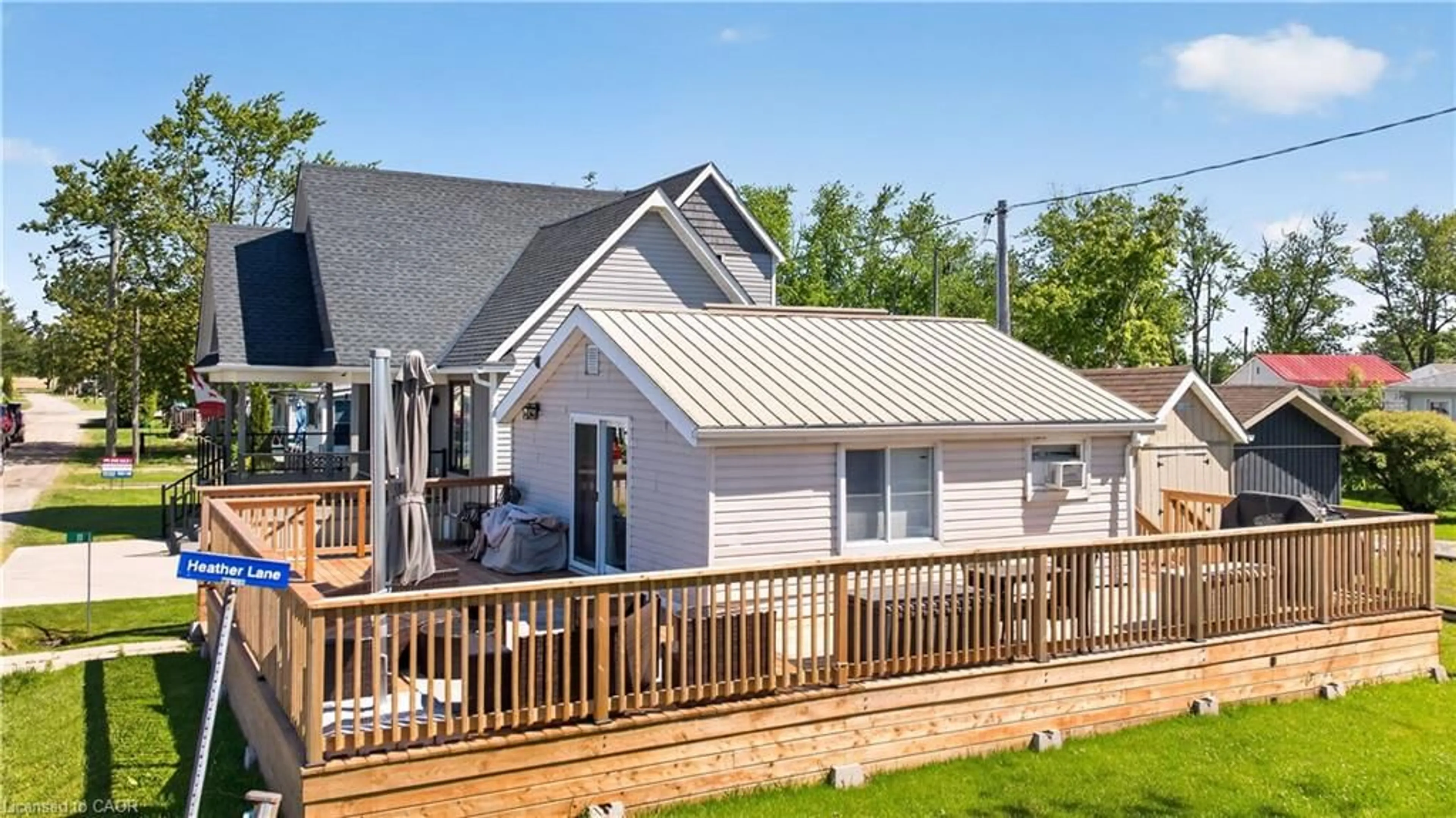 Home with vinyl exterior material, water/lake/river/ocean view for 13 Pike Lane, Selkirk Ontario N0A 1P0