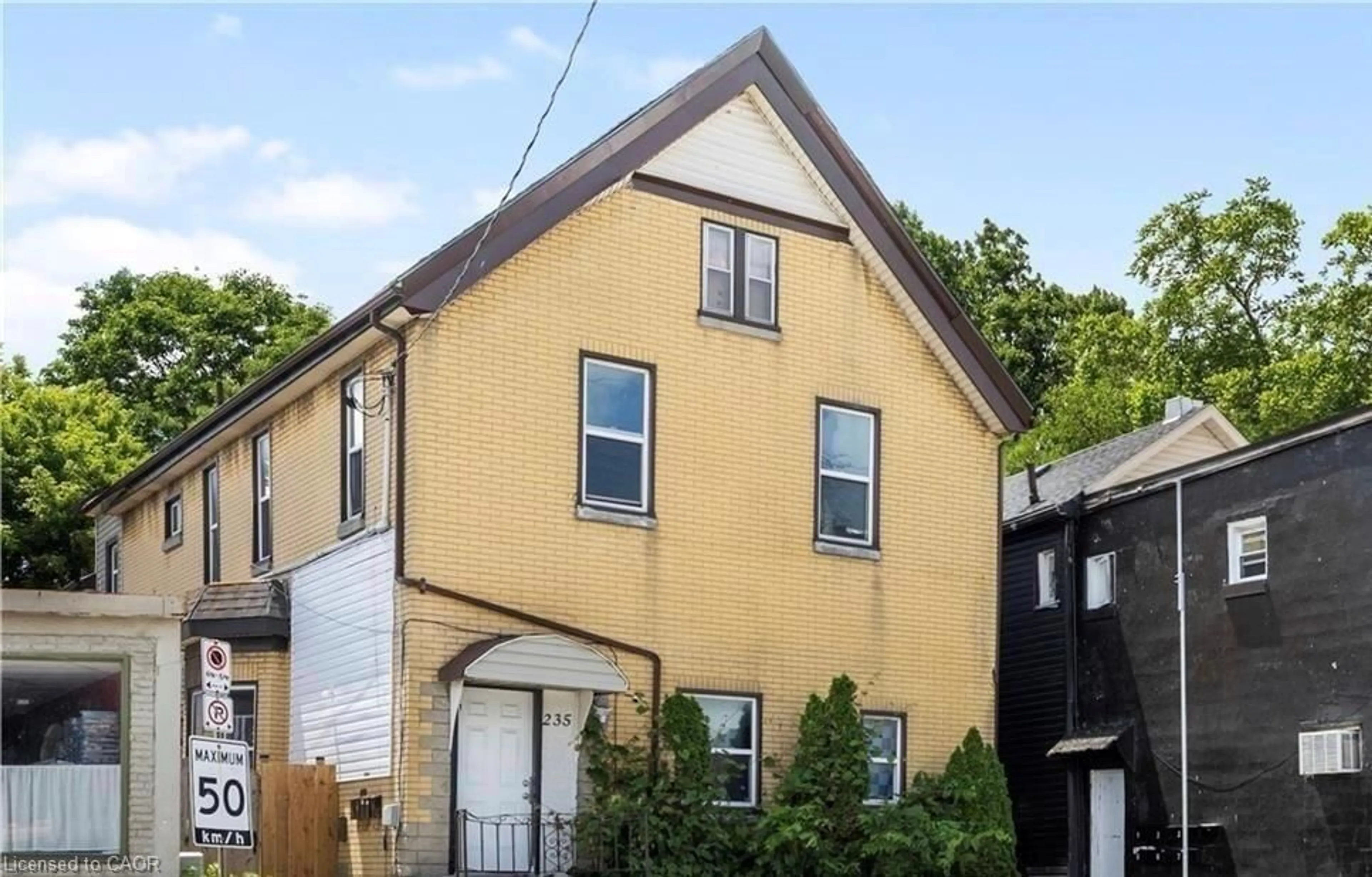 Unknown for 235 Hamilton Rd, London Ontario N5Z 1P9