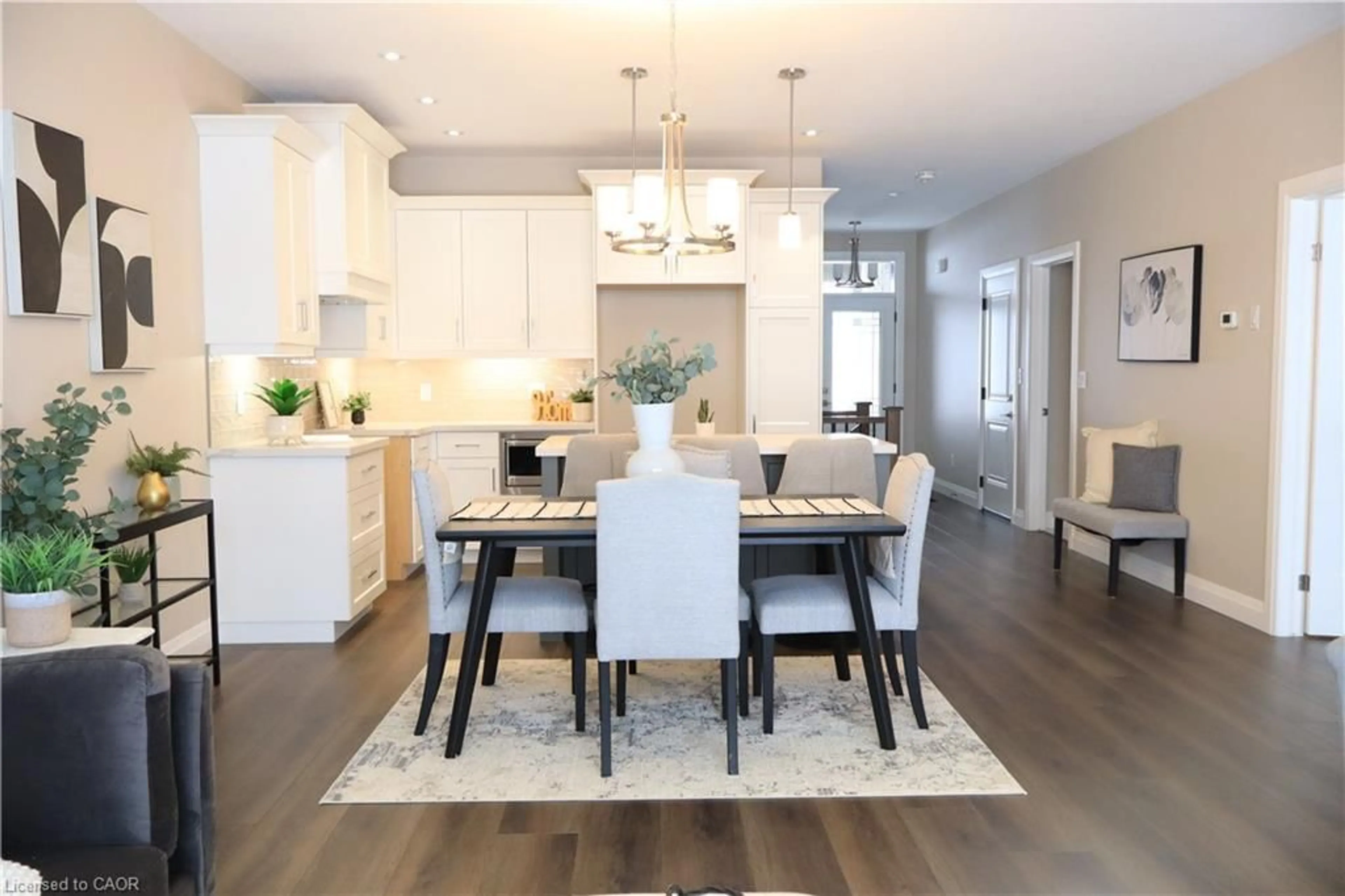 Open concept kitchen, wood/laminate floor for 373 Argyle Ave, Delhi Ontario N4B 0B2