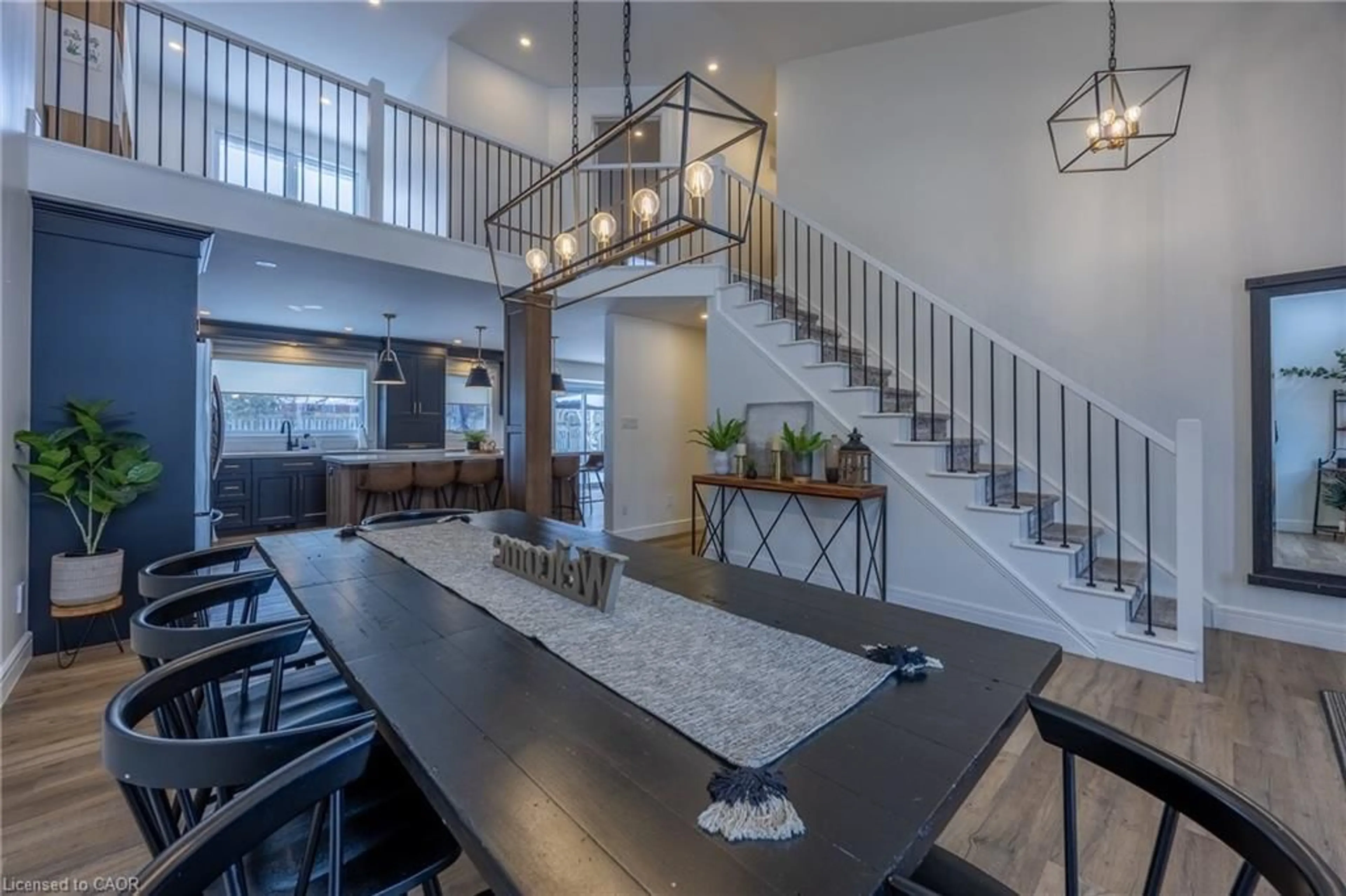 Open concept kitchen, unknown for 3 Kintyre Crt, Caledonia Ontario N3W 1G8