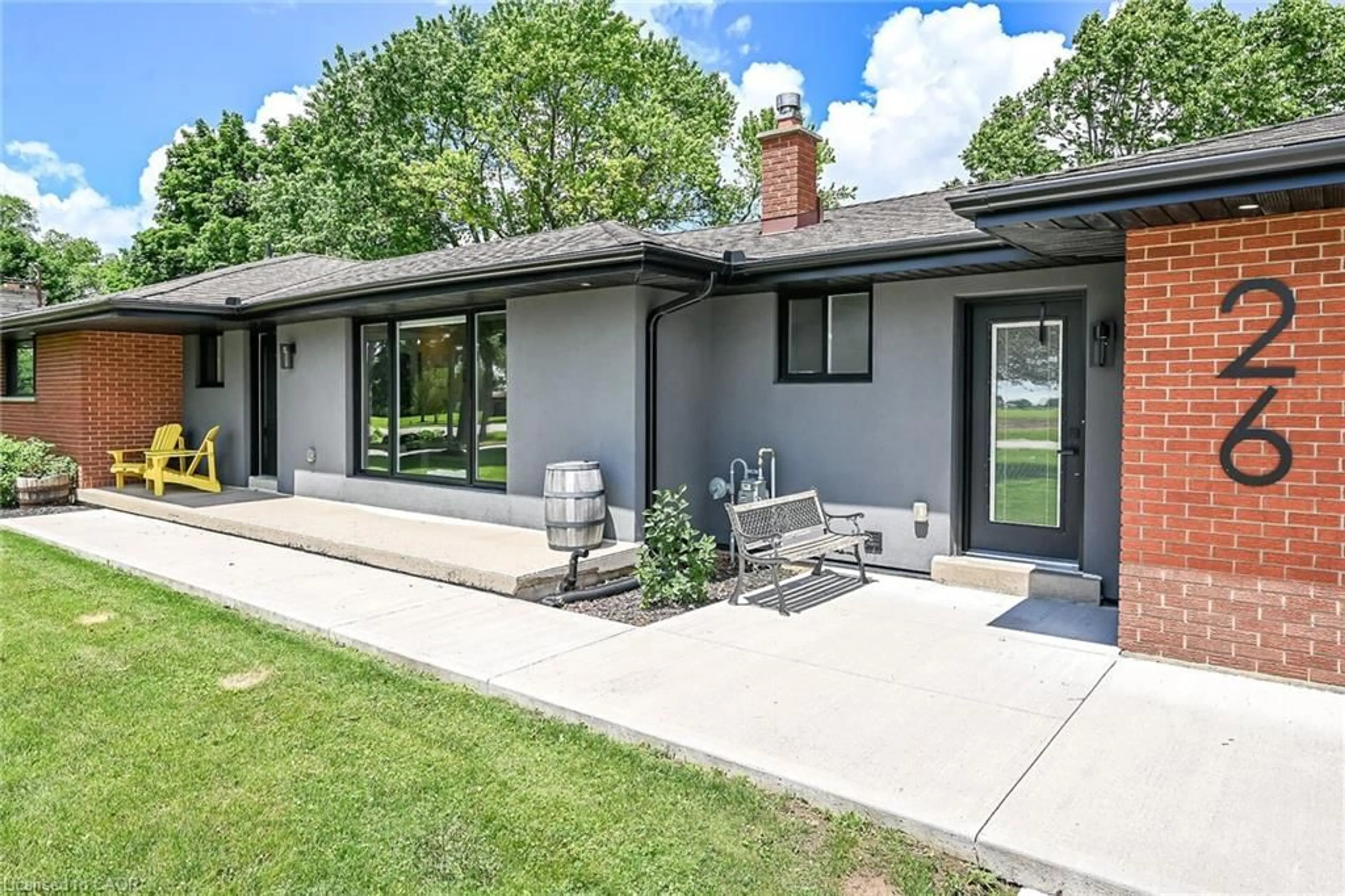 Patio, street for 26 King St, Burford Ontario N0E 1A0