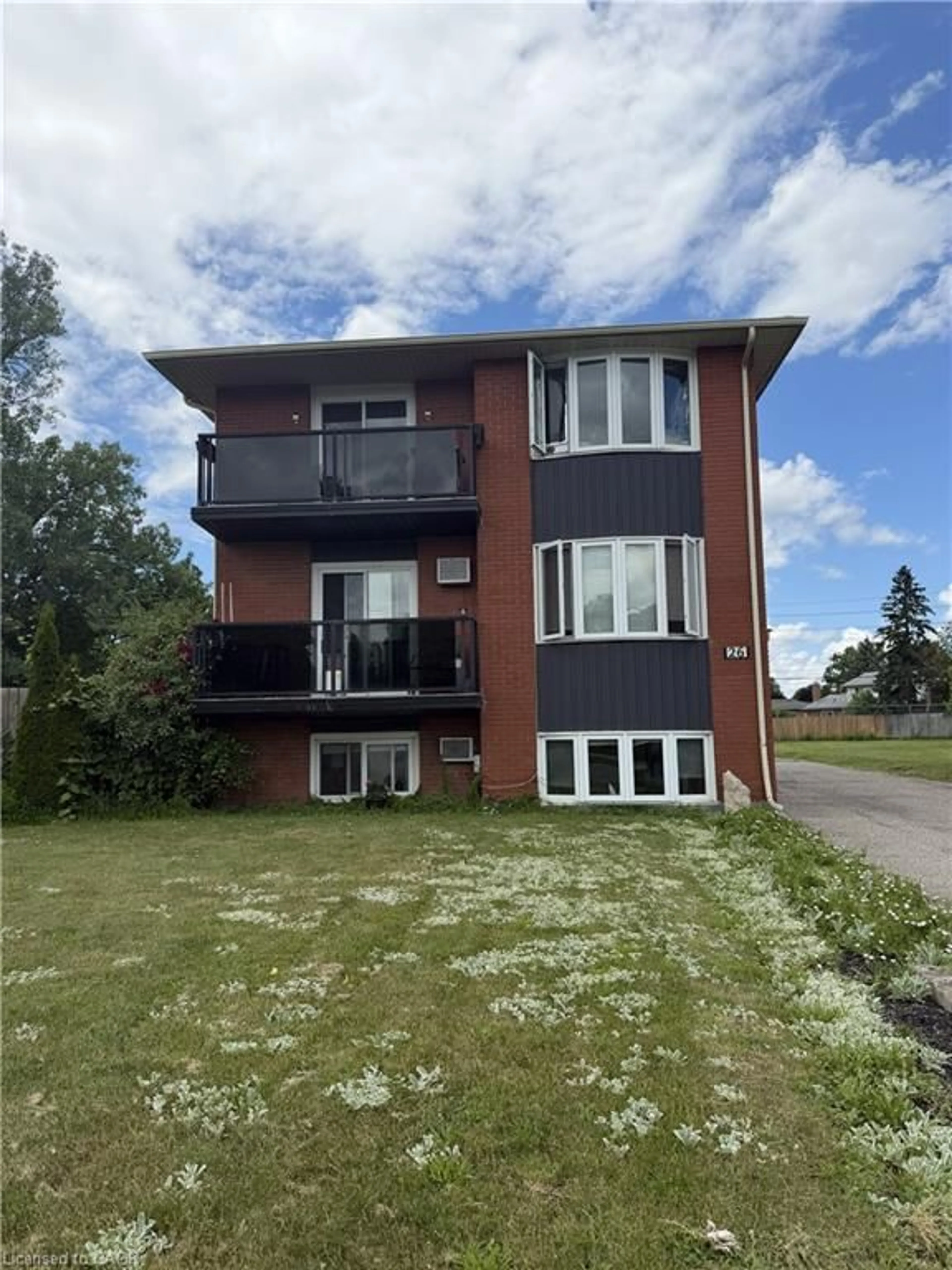 Unknown for 26 Carnaby Cres, Kitchener Ontario N2A 1M7