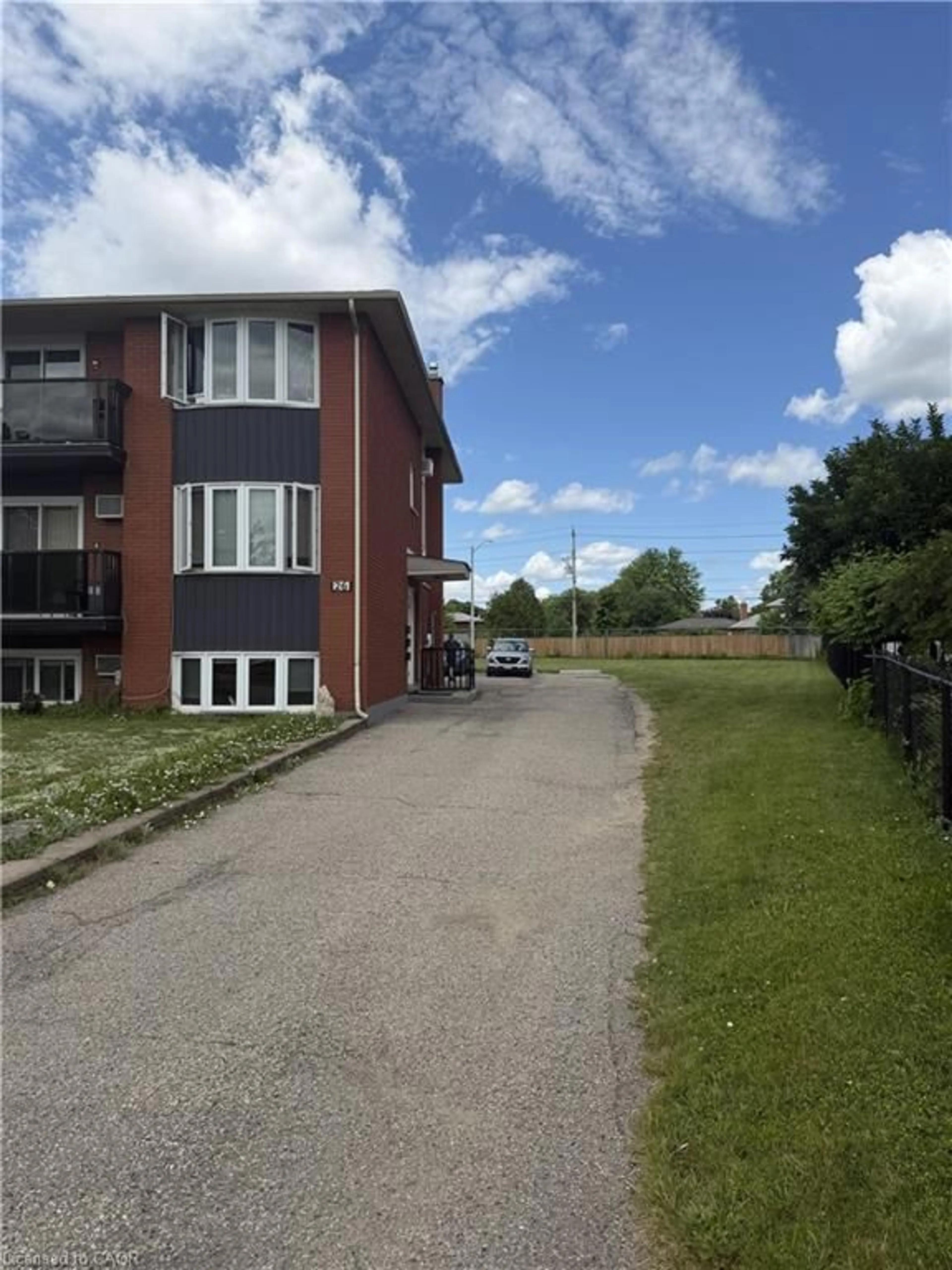 A pic from outside/outdoor area/front of a property/back of a property/a pic from drone, street for 26 Carnaby Cres, Kitchener Ontario N2A 1M7