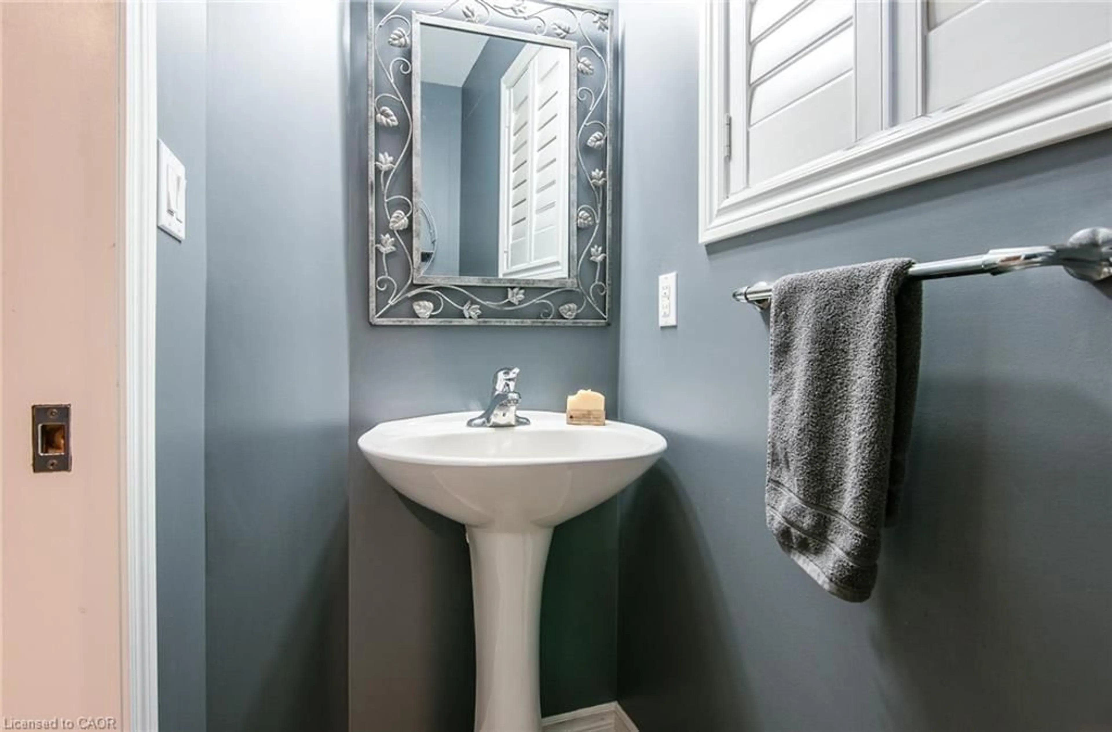 Standard bathroom, ceramic/tile floor for 105 Captain Mccallum Dr, New Hamburg Ontario N3A 0B5