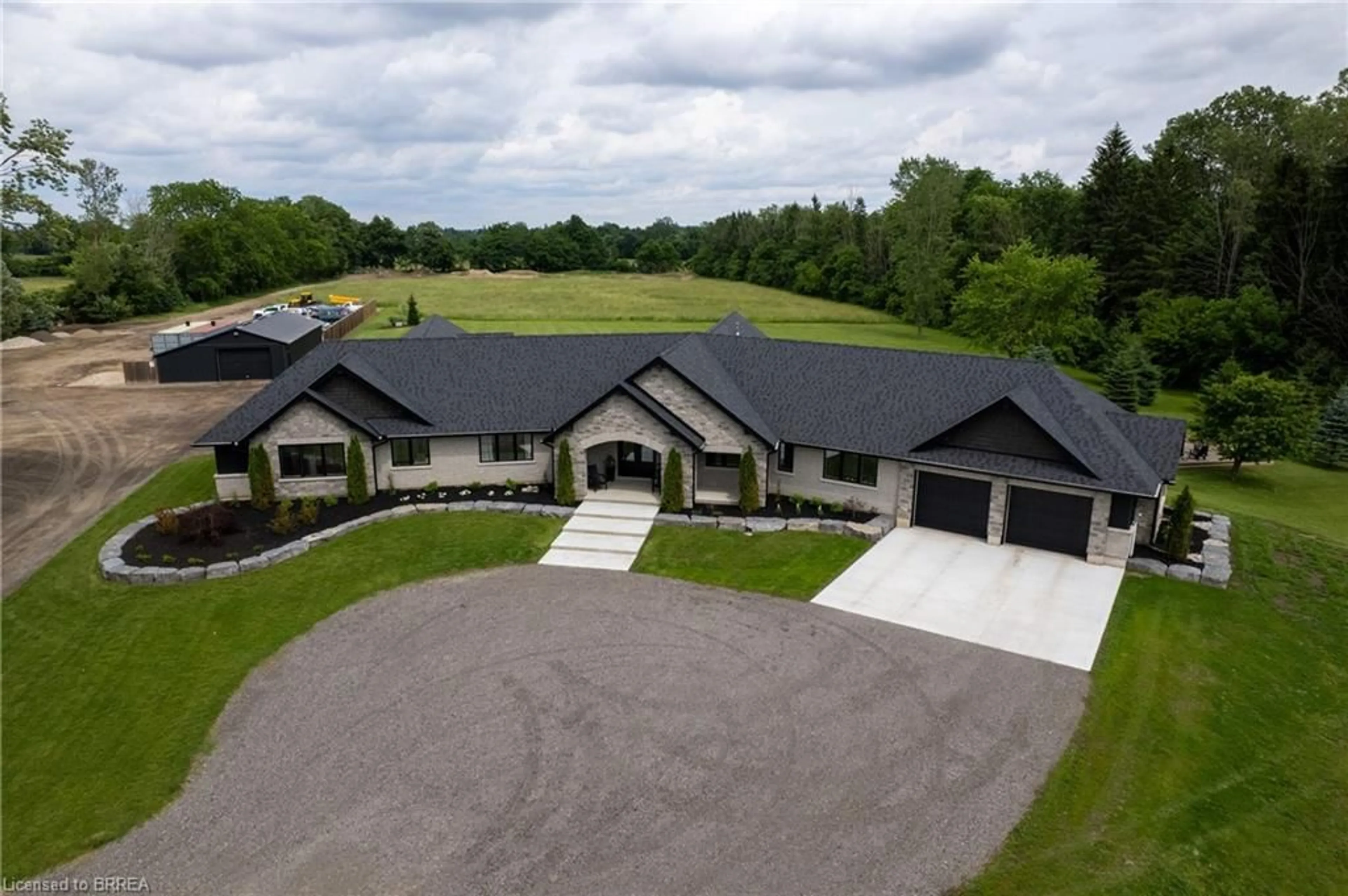 A pic from outside/outdoor area/front of a property/back of a property/a pic from drone, building for 88 Etonia Rd, Princeton Ontario N0J 1V0
